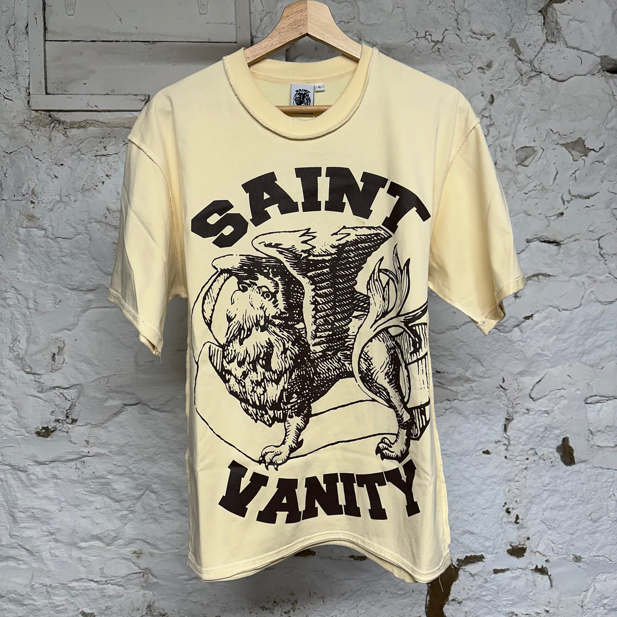 Saint Vanity Brown Griffin Cream T-Shirt Sz L