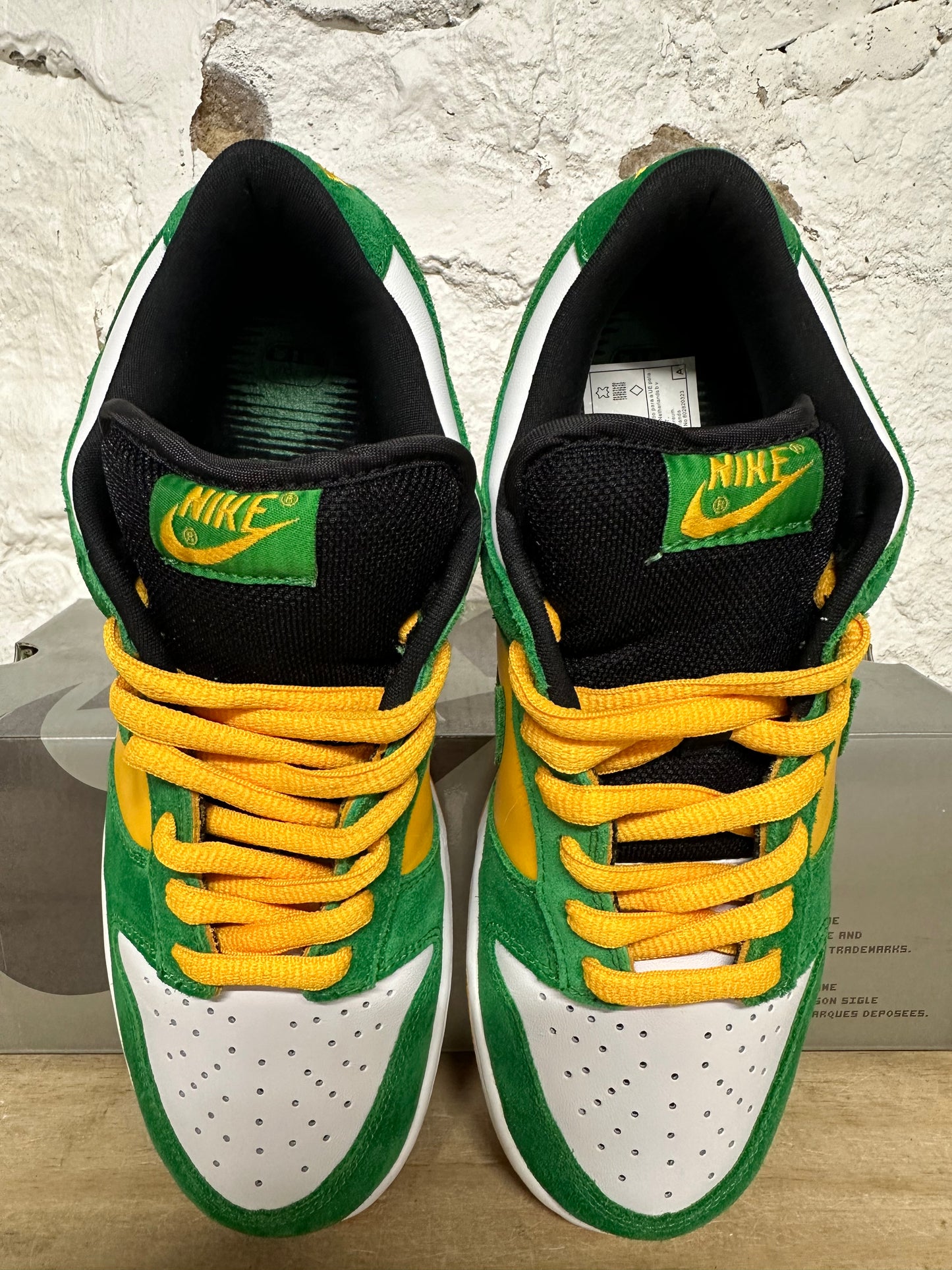 Nike SB Dunk Low Bucks Sz 9 DS