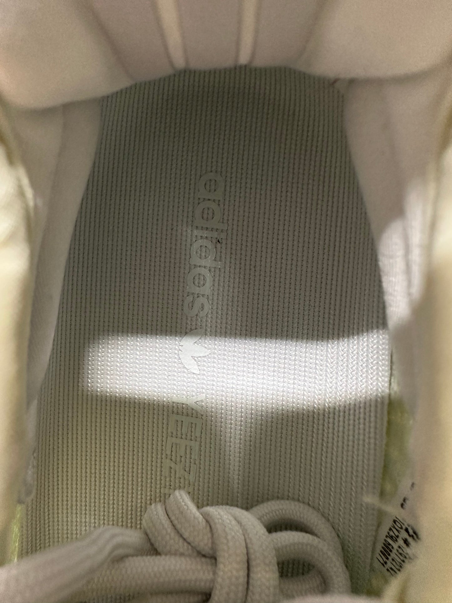 Yeezy 350 V2 Hyperspace Sz 10.5 DS