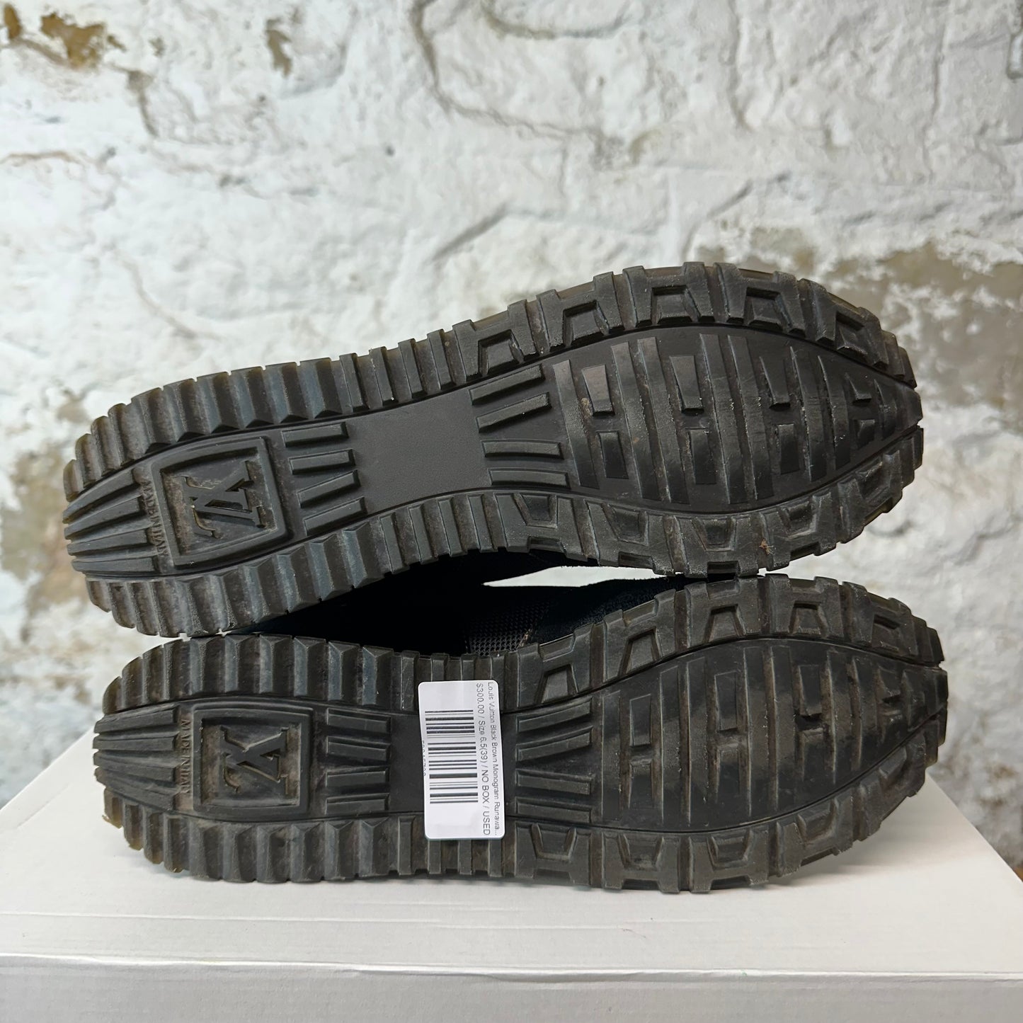 Louis Vuitton Black Brown Monogram Runaway Sneaker Sz 6.5 (39)