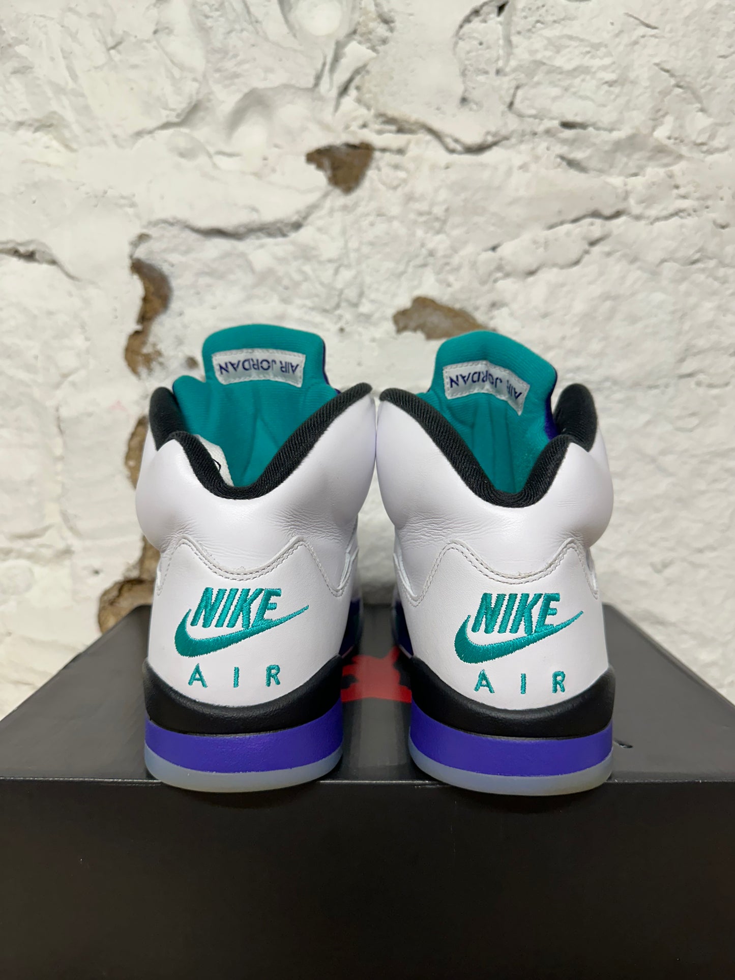 Air Jordan 5 Grape Sz 9
