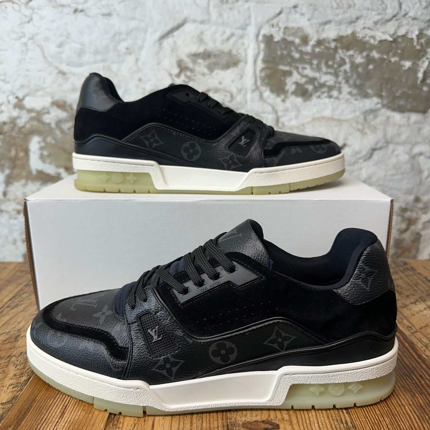 Louis Vuitton Graphite Trainer Sneaker Sz 9.5 (8LV)