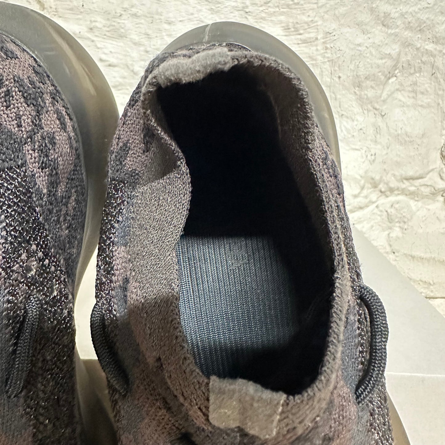 Yeezy 380 Onyx Sz 10