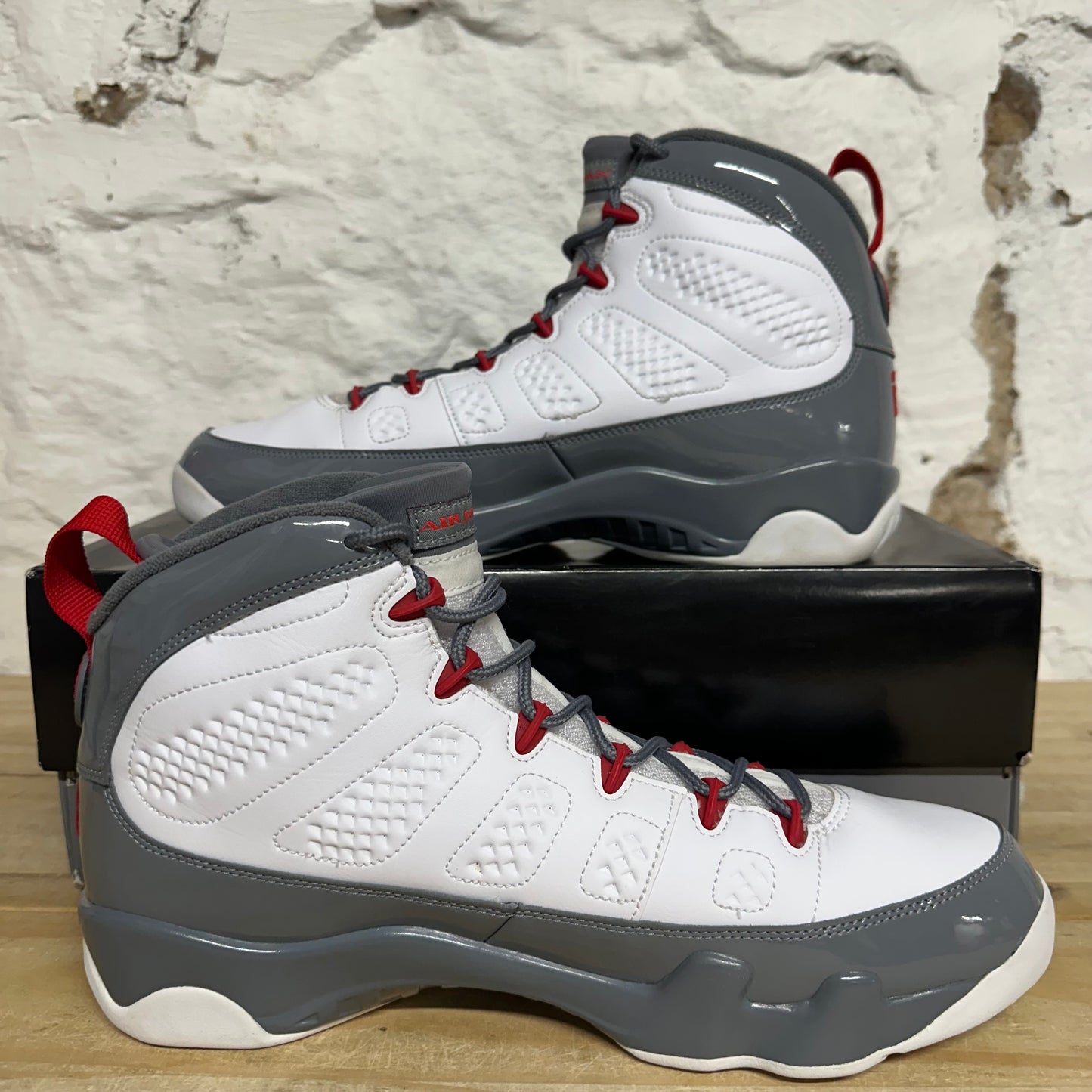 Air Jordan 9 Fire Red Sz 11.5
