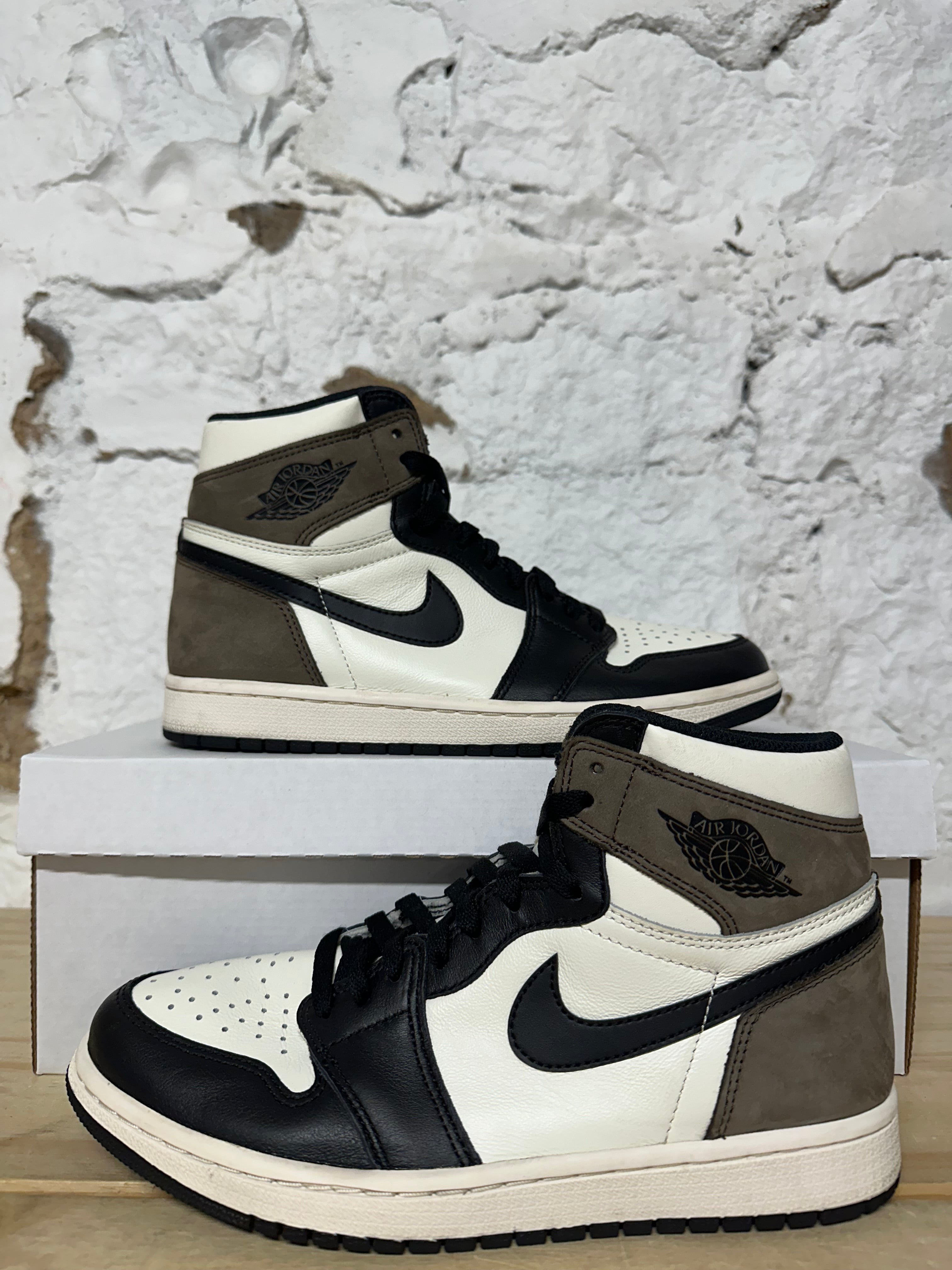 Air Jordan 1 Mocha Sz 8