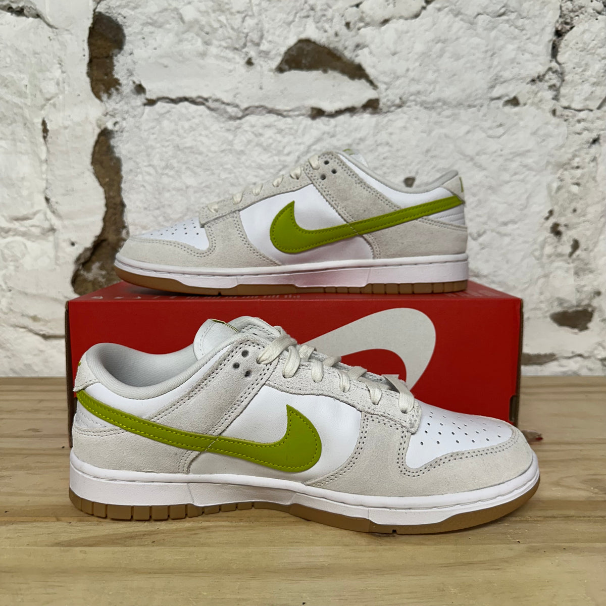 Nike Dunk Low White Bright Cactus Sz 8.5 (10W) DS