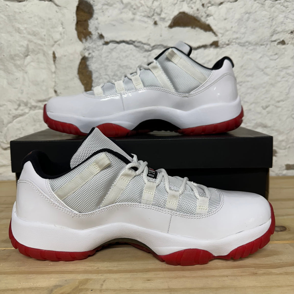 Air Jordan 11 Low Cherry Bottom (2012) Sz 10 DS