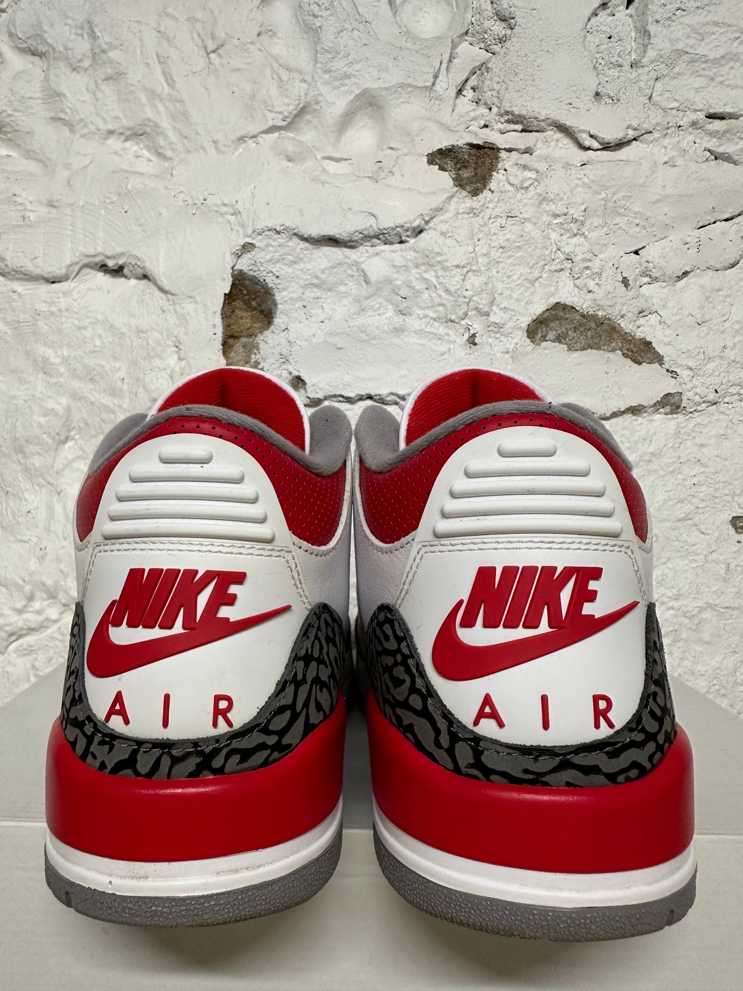 Air Jordan 3 Fire Red Sz 10