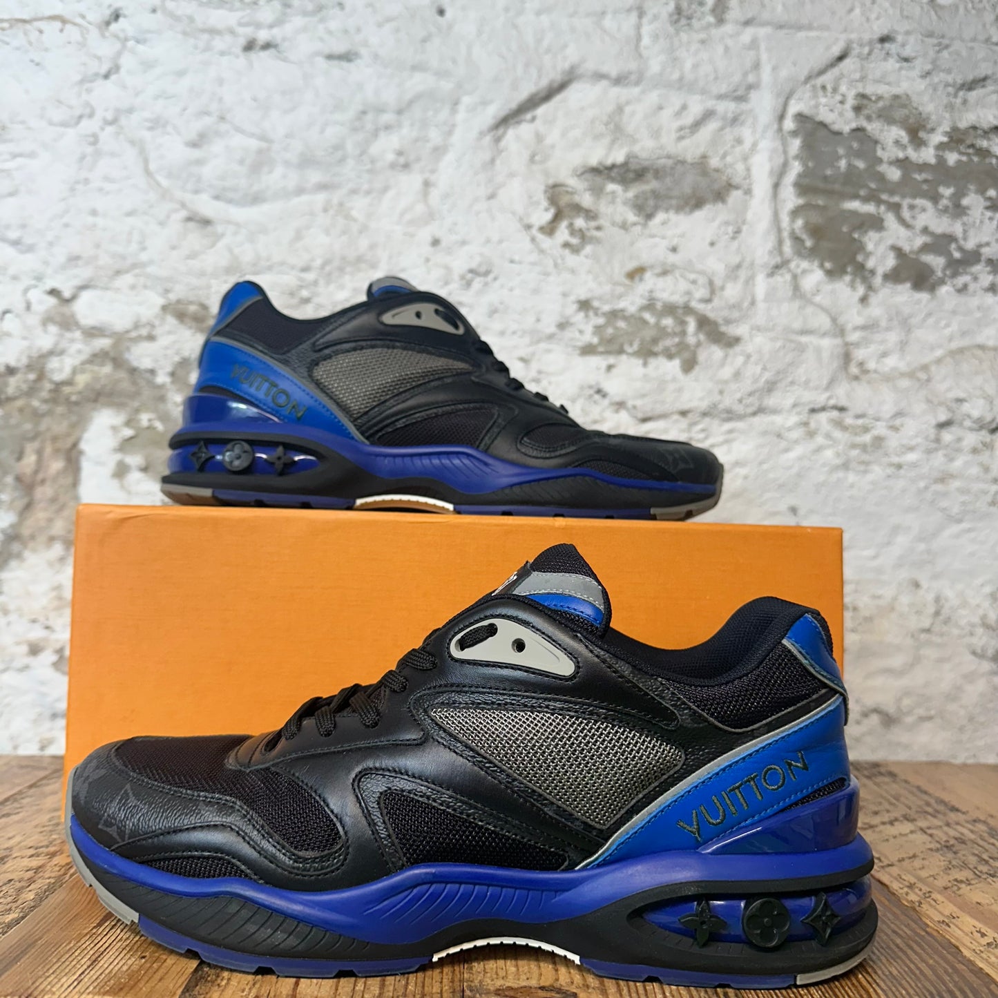 Louis Vuitton Blue Black Trail Sneaker Sz 8.5 (7LV)