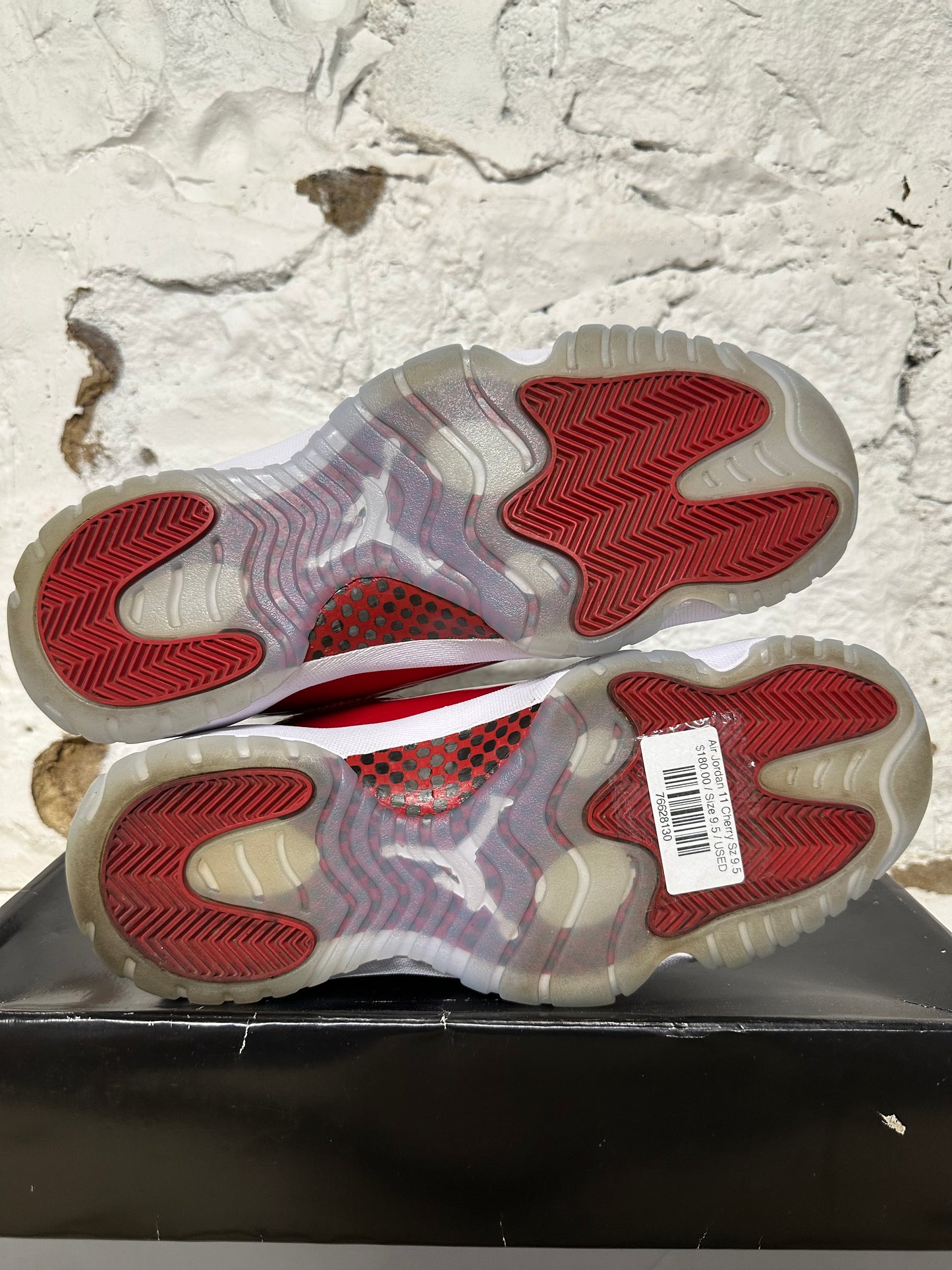 Air Jordan 11 Cherry Sz 9.5