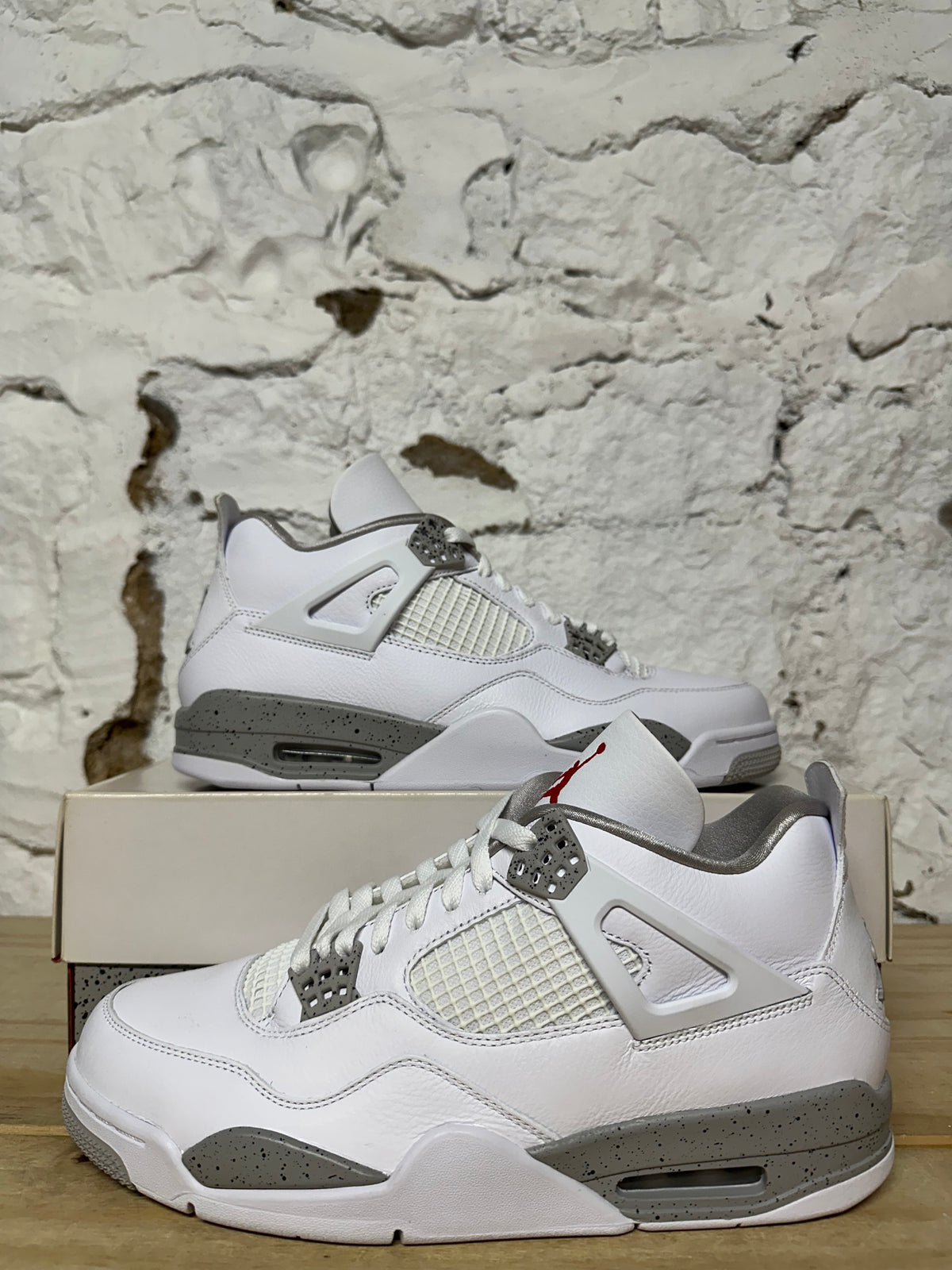 Air Jordan retro 4s all white Oreos . Size 11 Air Jordan 4 Retro  main image 4