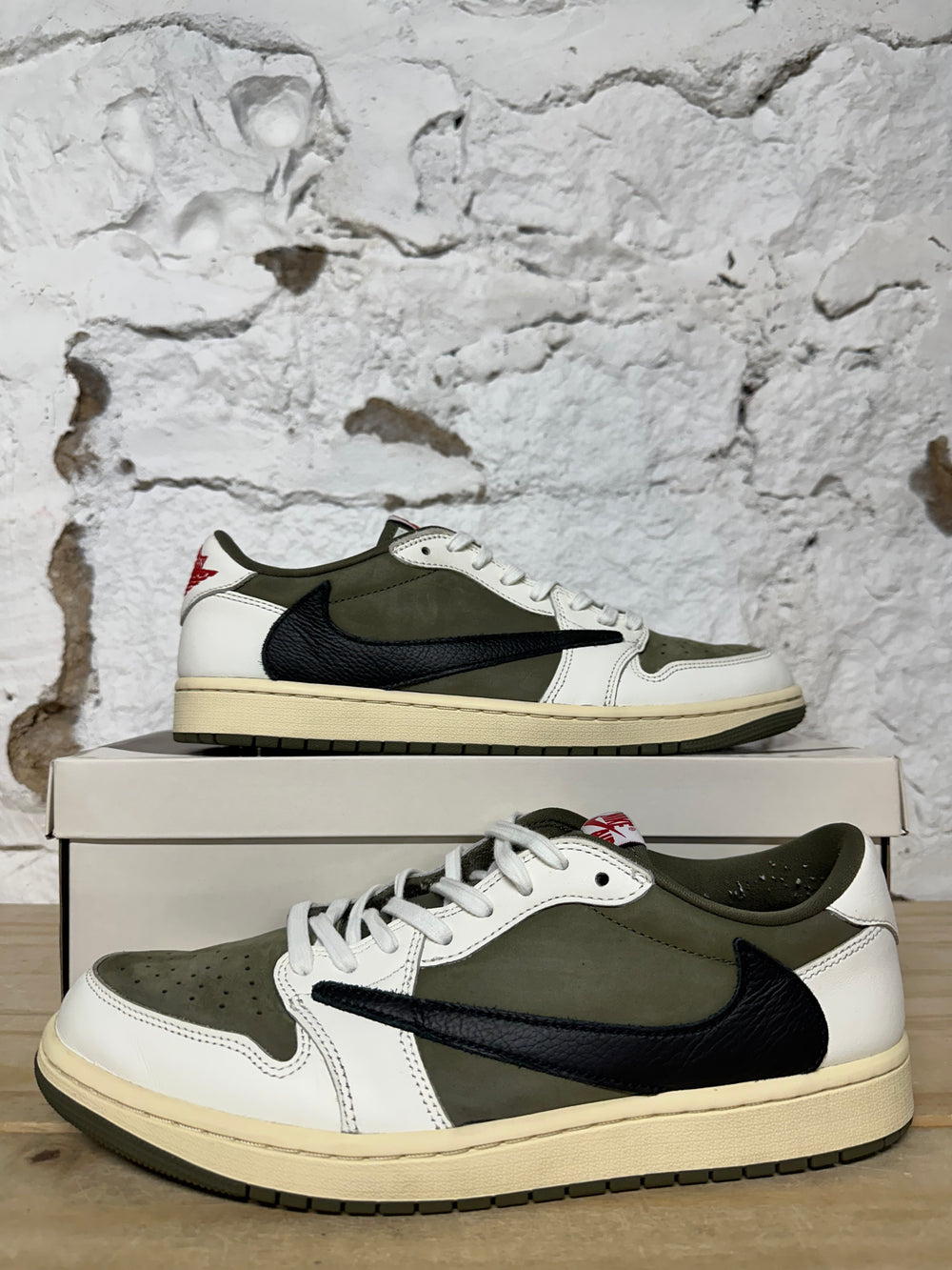 Air Jordan 1 Low Travis Scott Medium Olive Sz 11