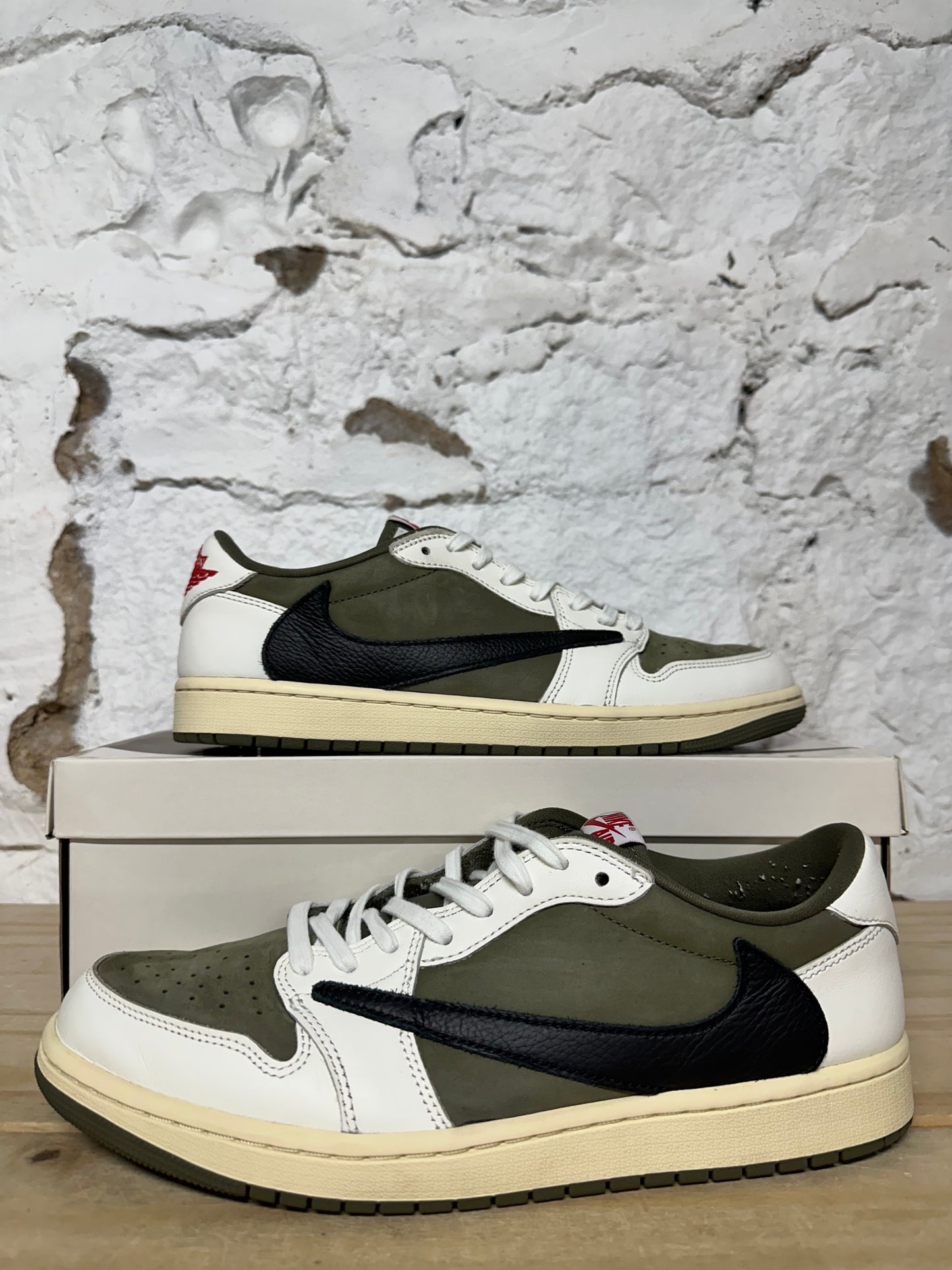 Air Jordan 1 Low Travis Scott Medium Olive Sz 11