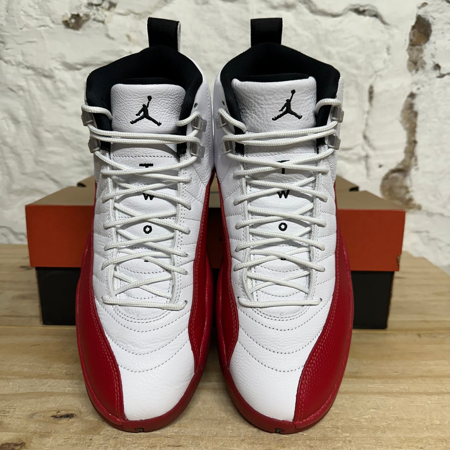 Air Jordan 12 Cherry Sz 10.5