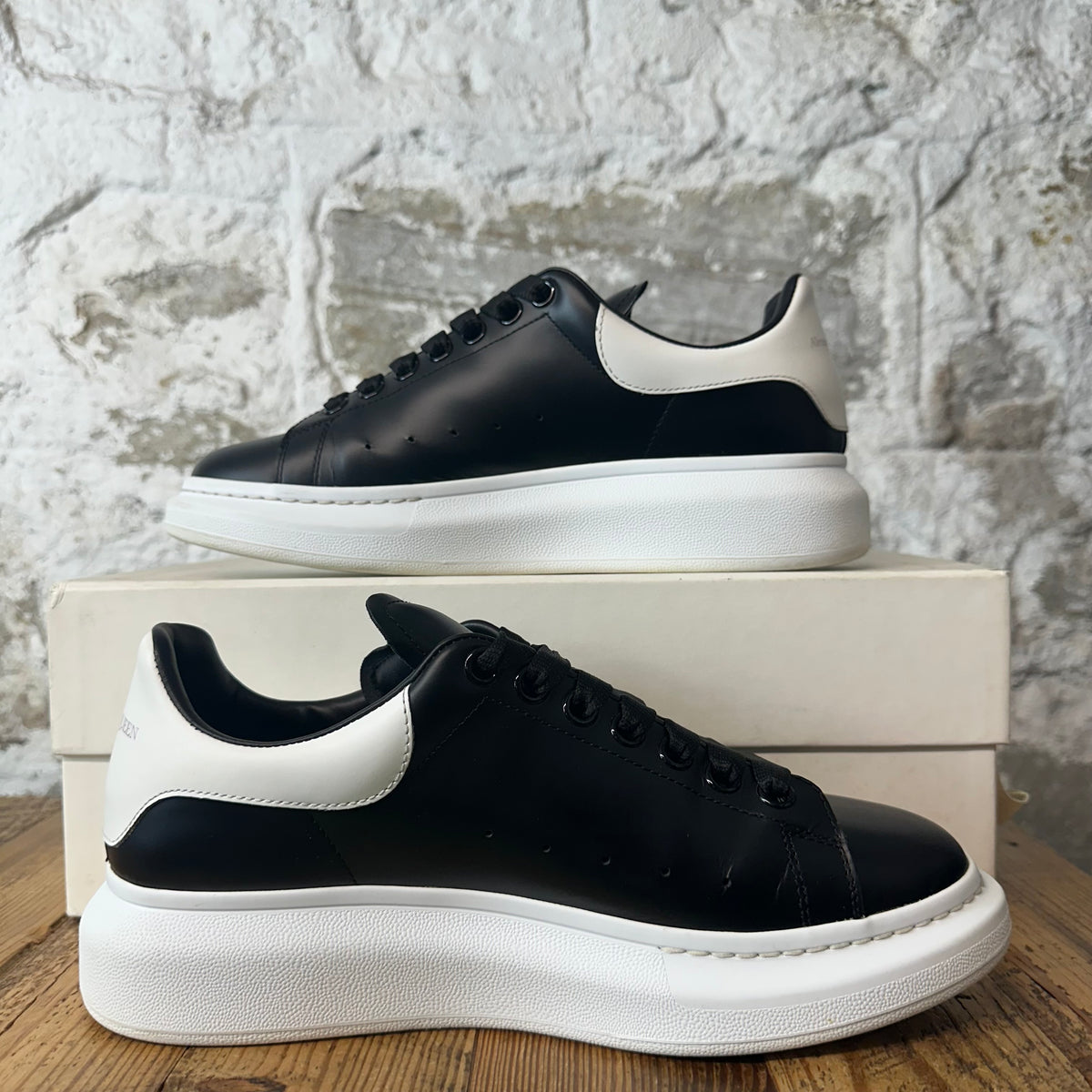 Alexander Mcqueen White Tab Black White Sneaker Sz 8 (41)