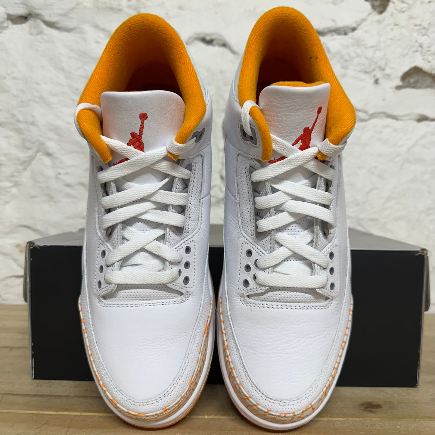 Air Jordan 3 Orange Citrus Sz 8.5 (10W)