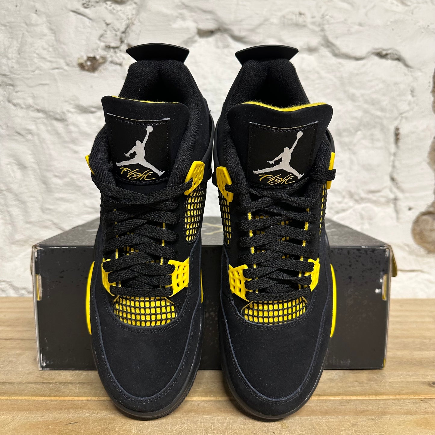 Air Jordan 4 Thunder Sz 9.5 DS