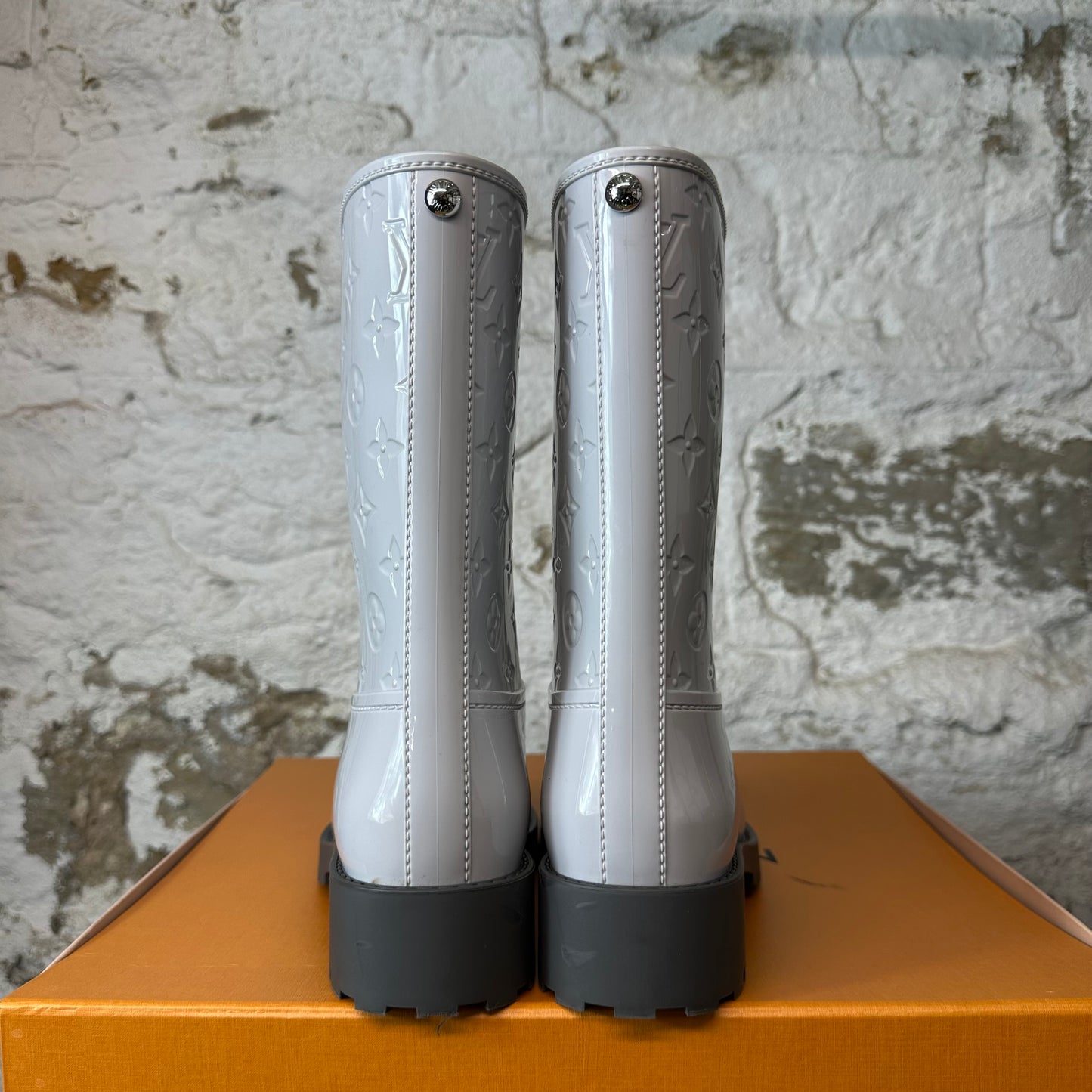 Louis Vuitton Drop Flat Grey Monogram Rain Boot Sz 6 (38)