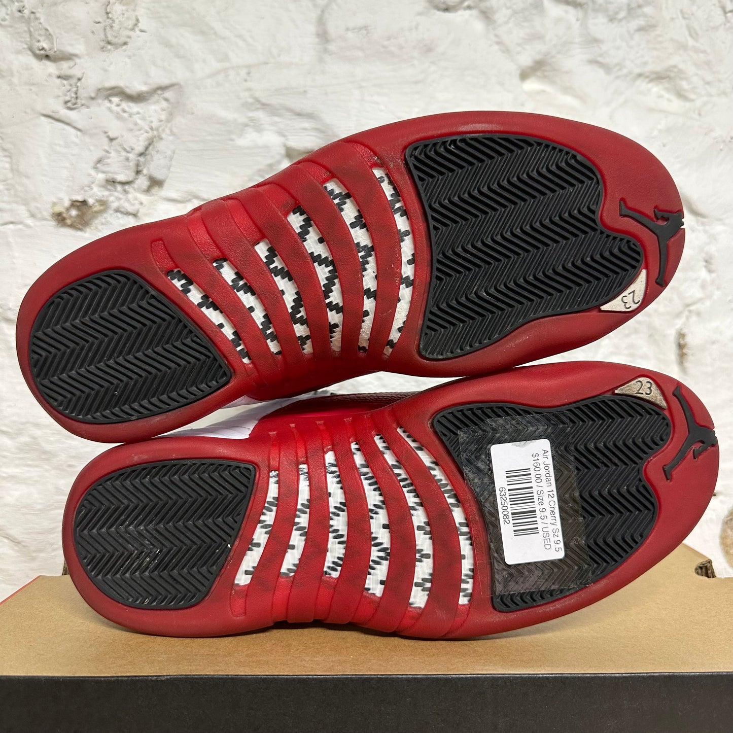 Air Jordan 12 Cherry Sz 9.5