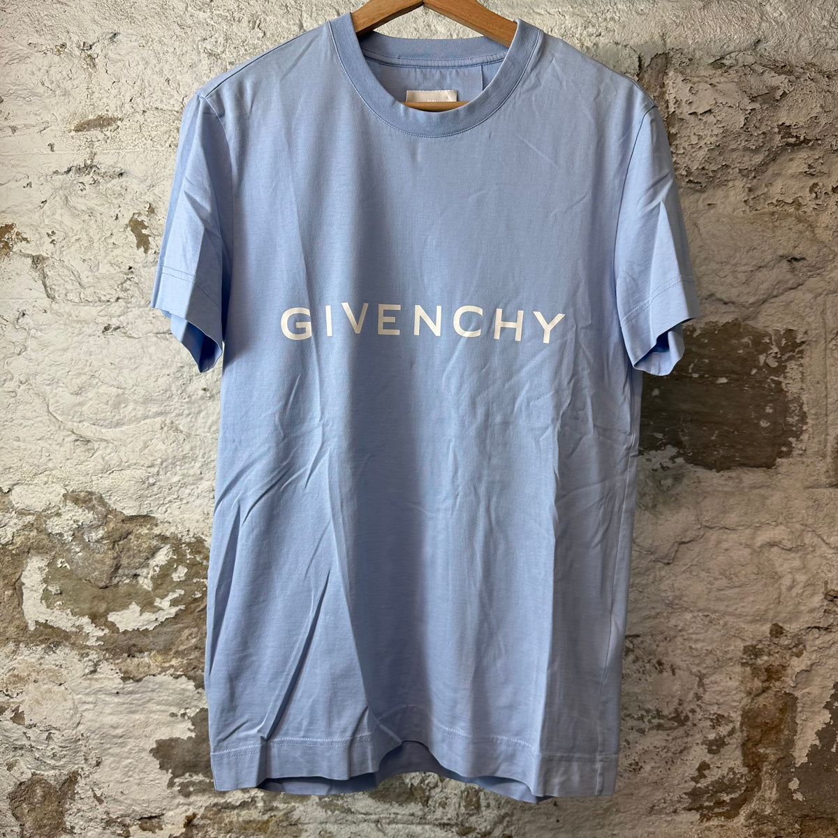 GIvenchy White Spellout Light Blue T-Shirt Sz S