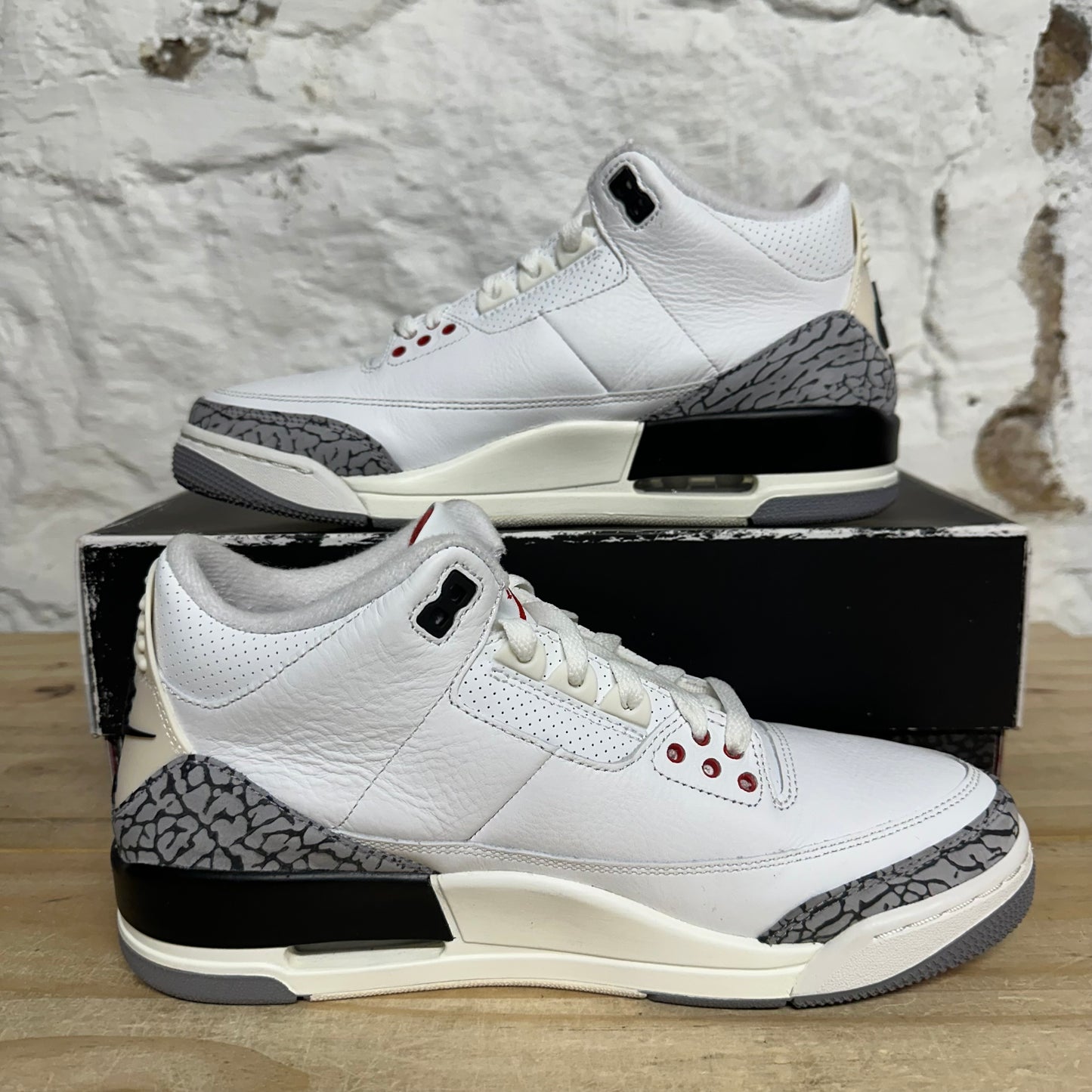 Air Jordan 3 White Cement Reimagined Sz 9