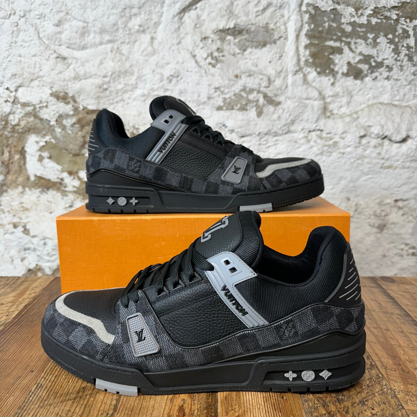 Louis Vuitton Black Damier Black Trainer Sz 12.5 (11LV)