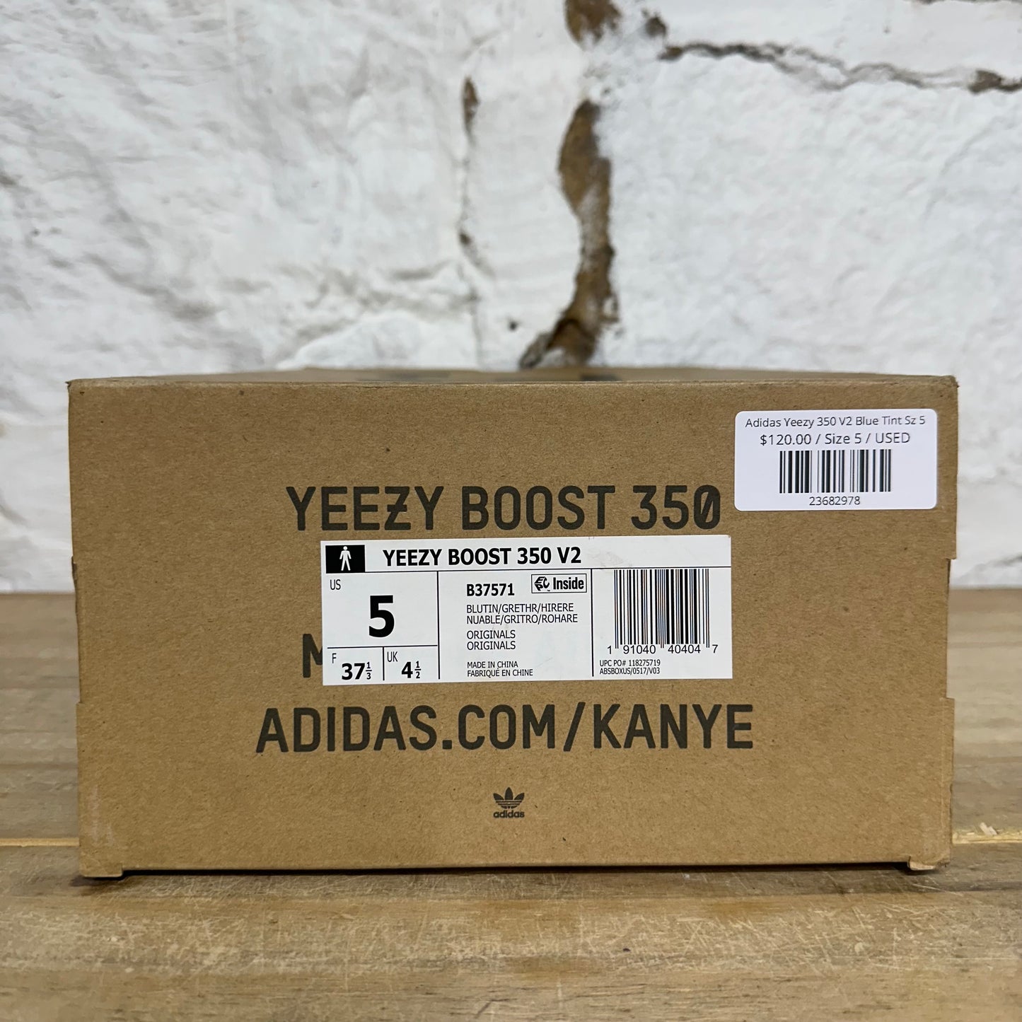 Yeezy 350 V2 Blue Tint Sz 5