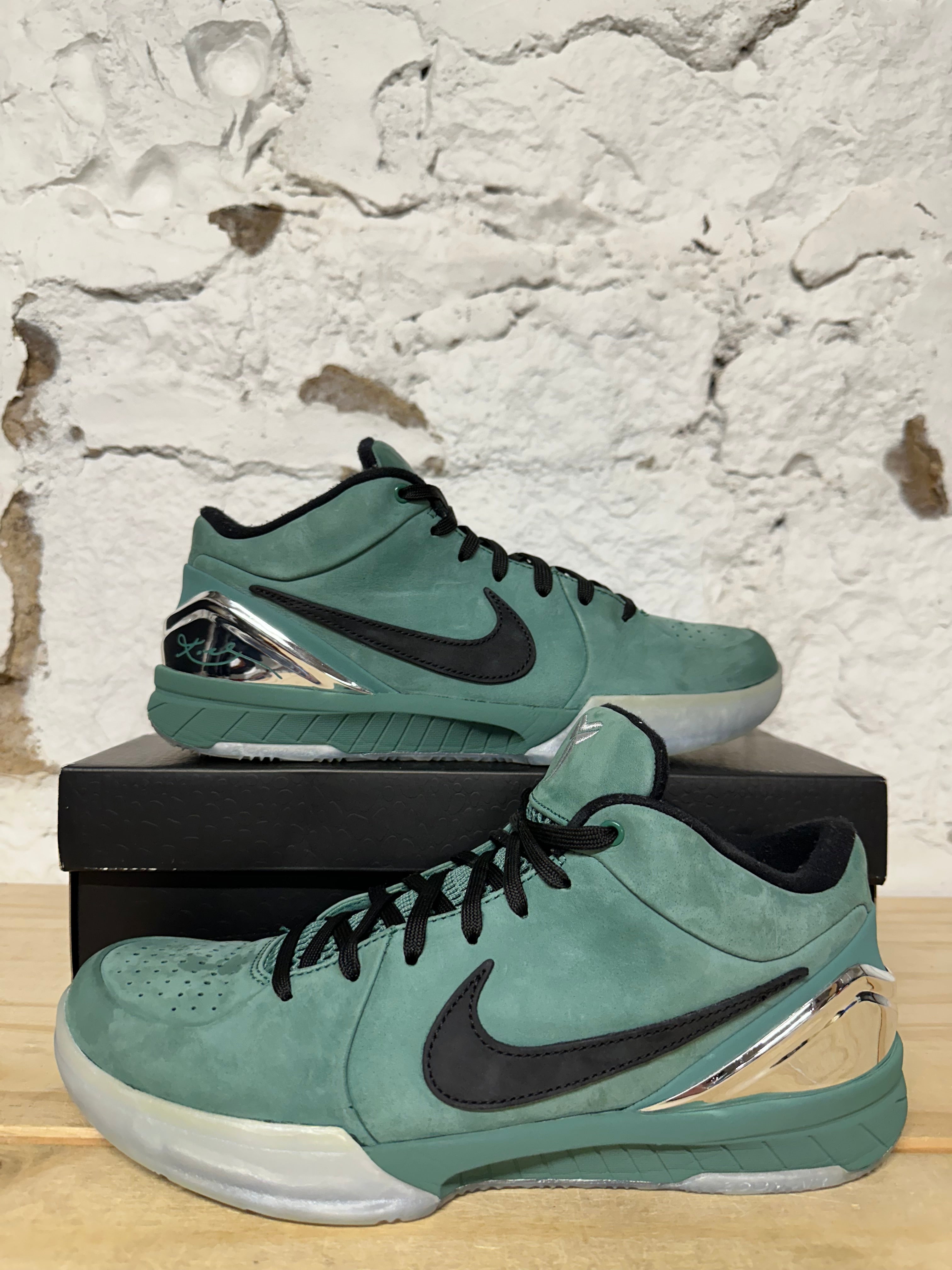 Nike Kobe 4 Girl Dad Sz 10