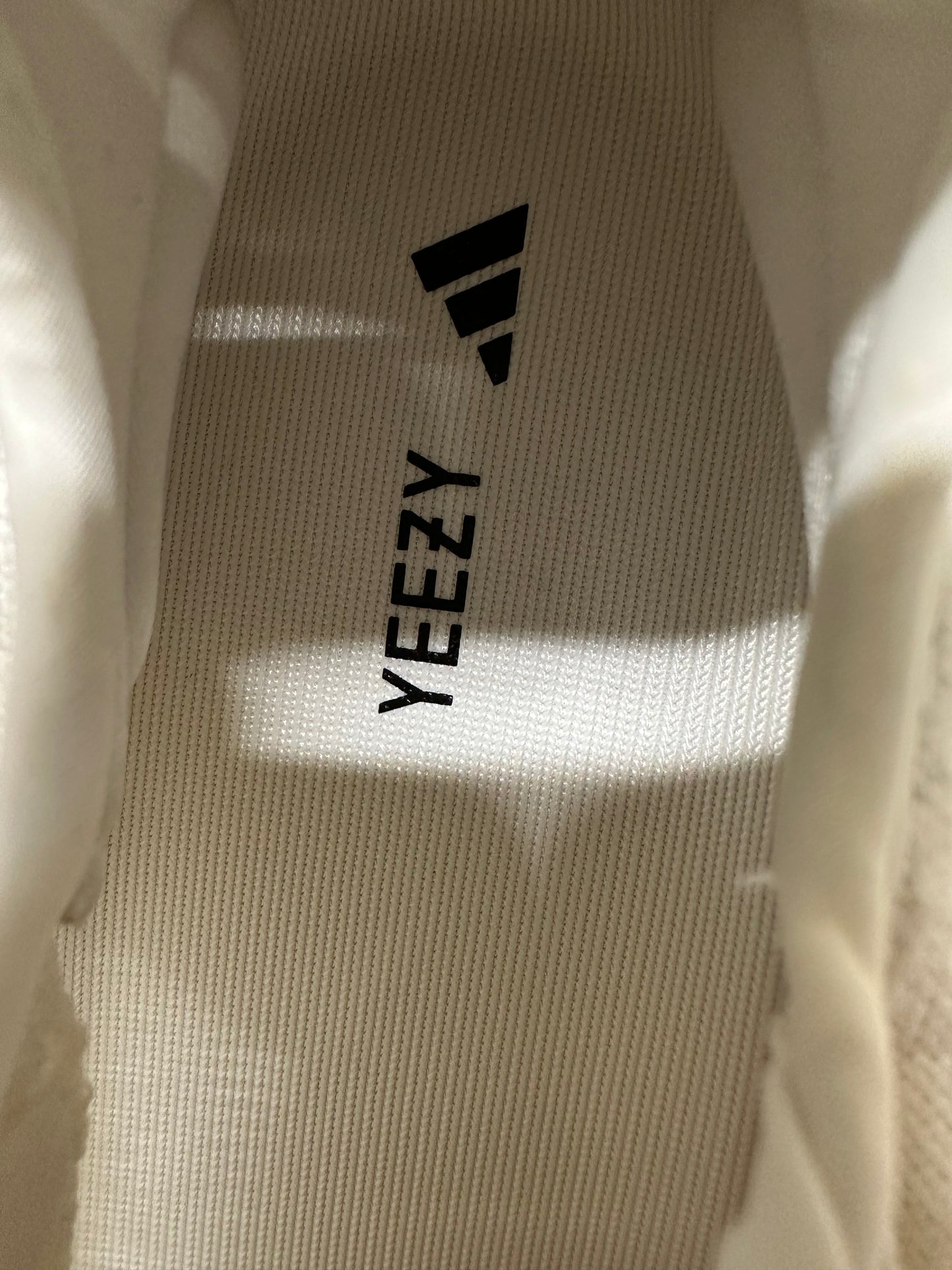 Yeezy 350 V2 Bone Sz 11 DS