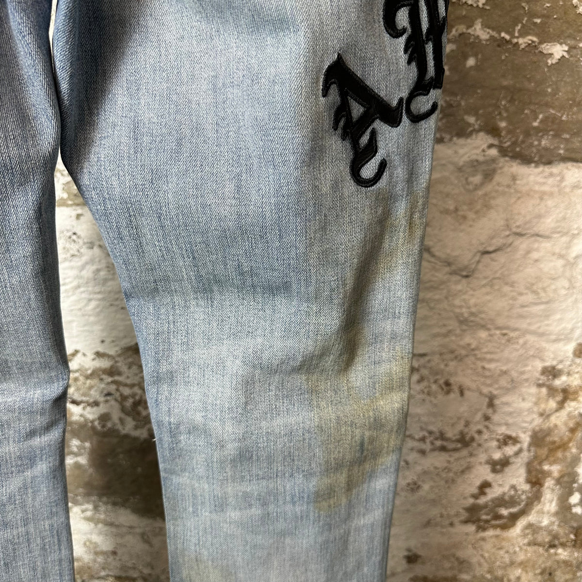 Amiri Black Old English Spell Blue Denim Jeans Sz 33