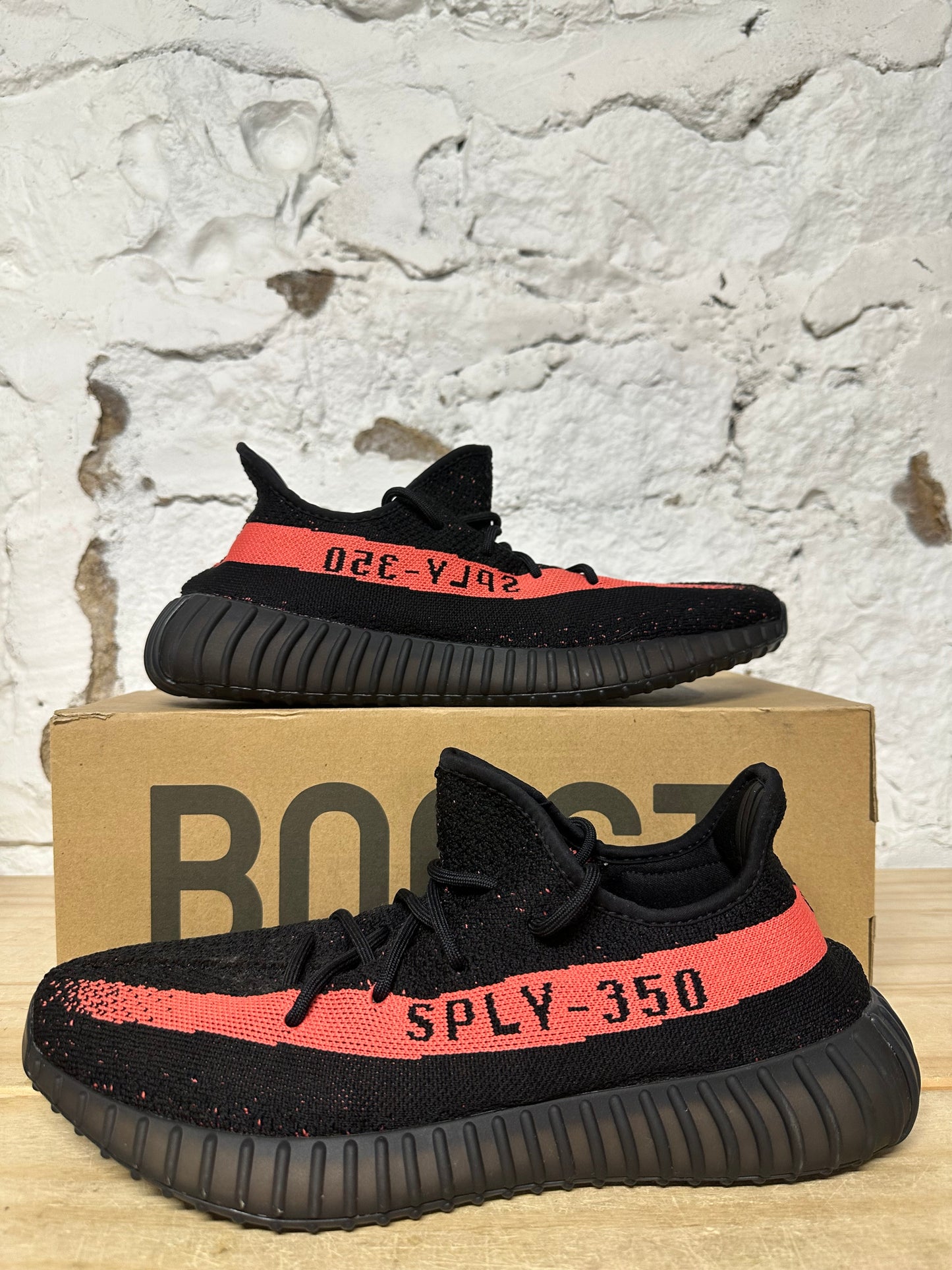 Yeezy 350 V2 Core Black Red Sz 12
