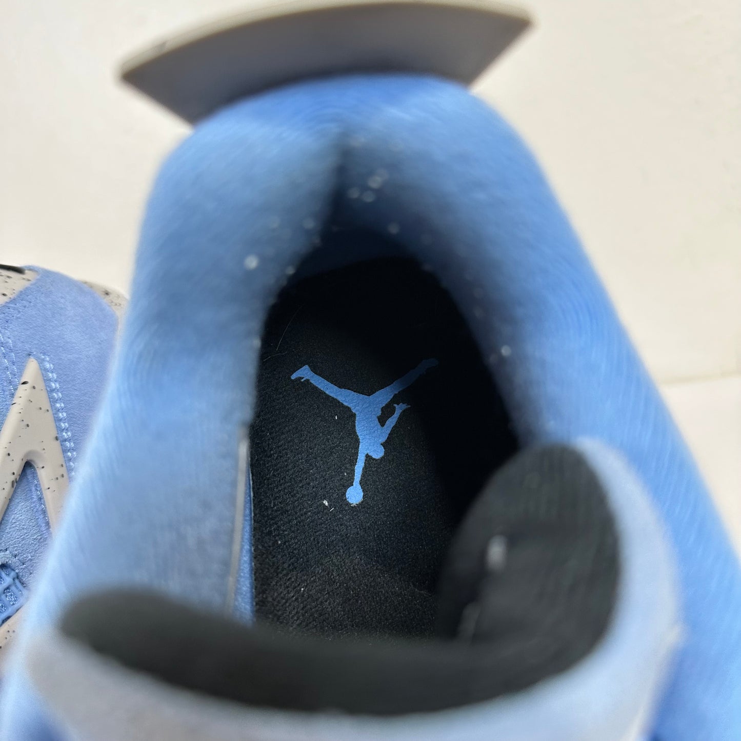 Air Jordan 4 University Blue Sz 9