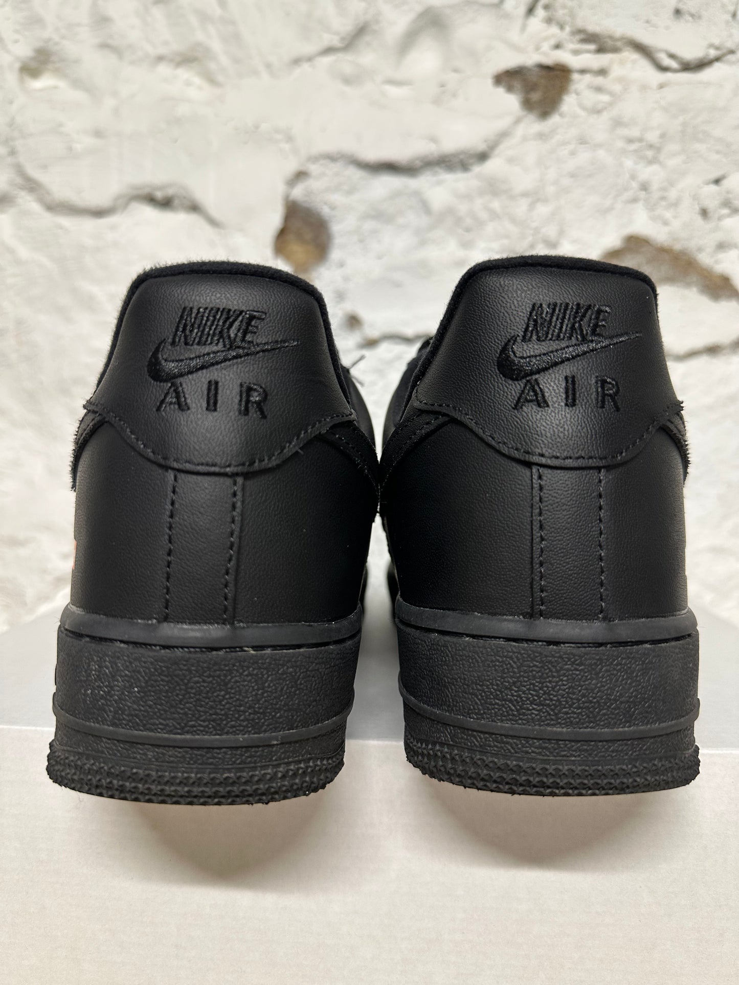 Nike Air Force 1 Low Supreme Black Sz 10