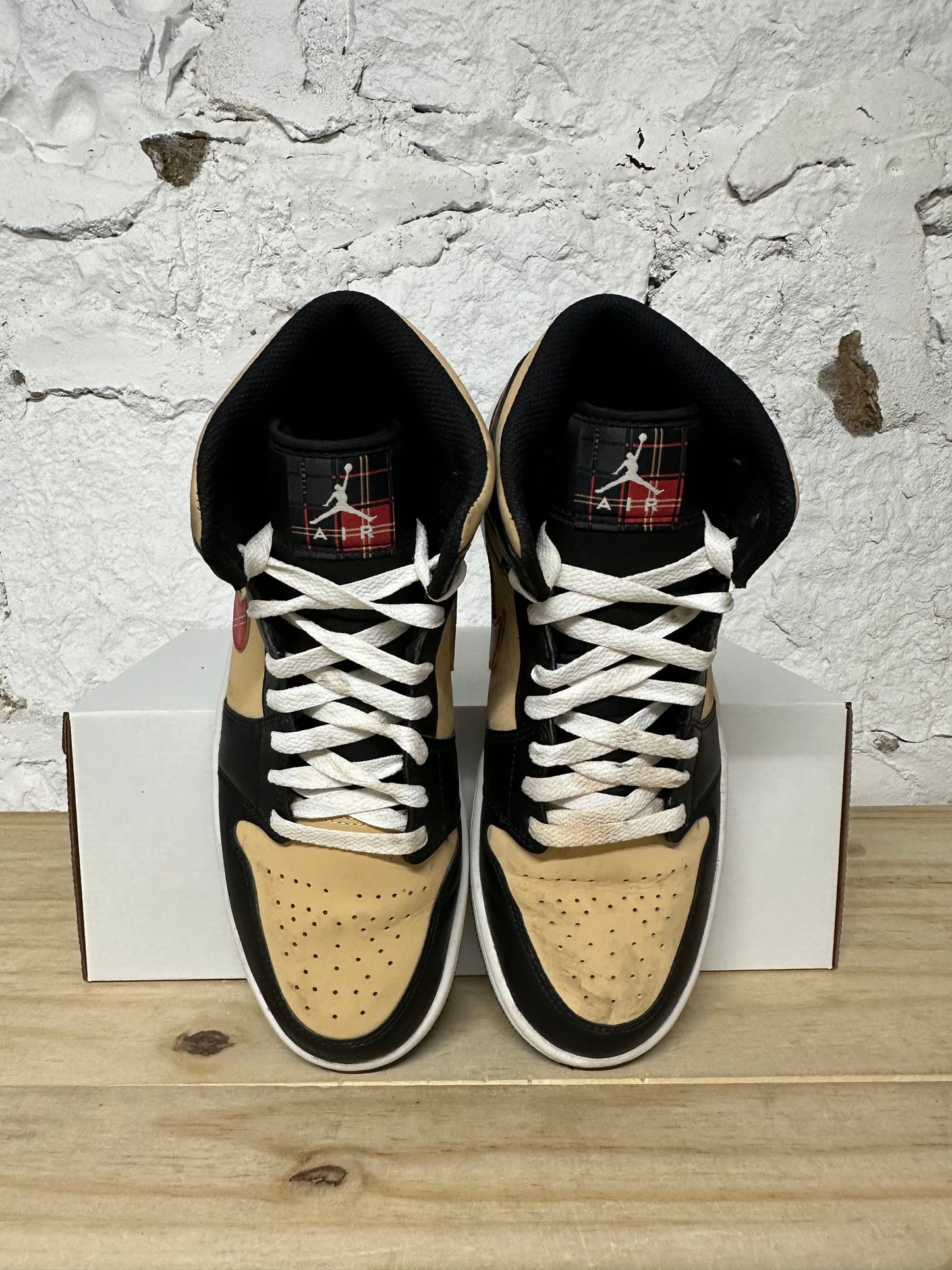Air Jordan 1 Mid Tan Black Sz 9