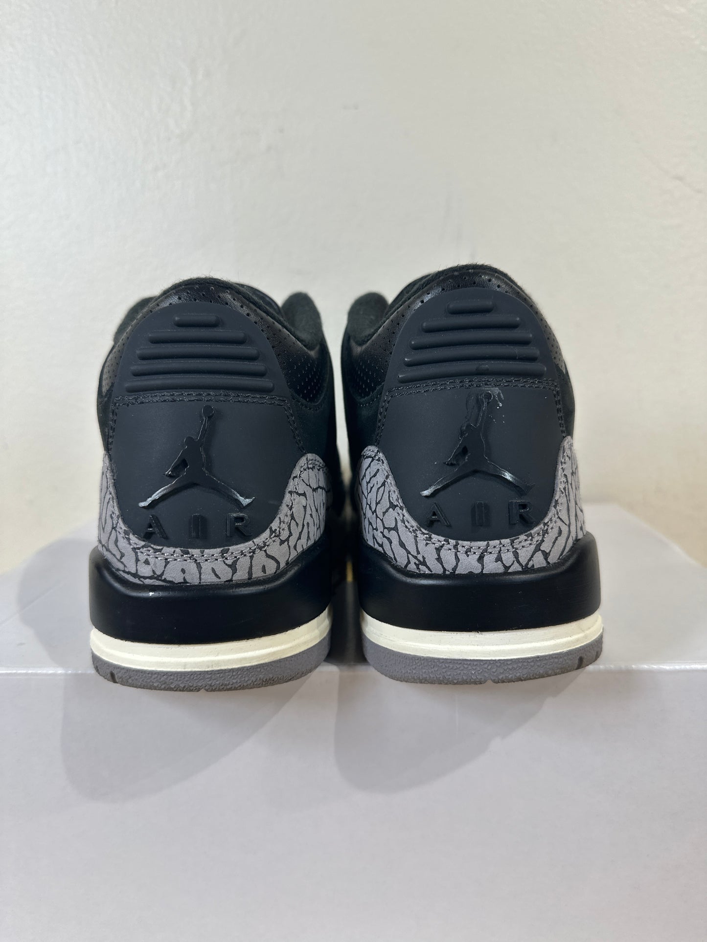 Air Jordan 3 Off Noir Sz 7 (8.5W)