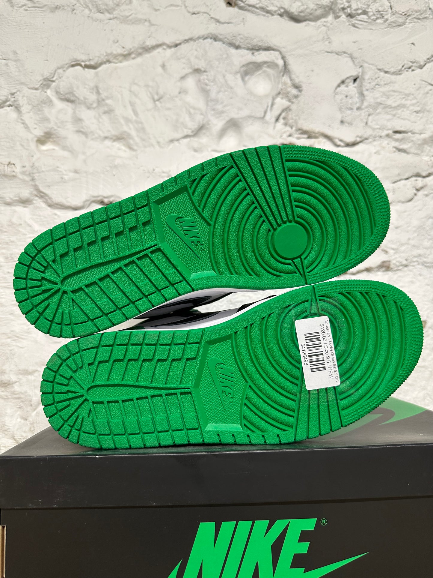 Air Jordan 1 High Lucky Green Sz 9.5 DS