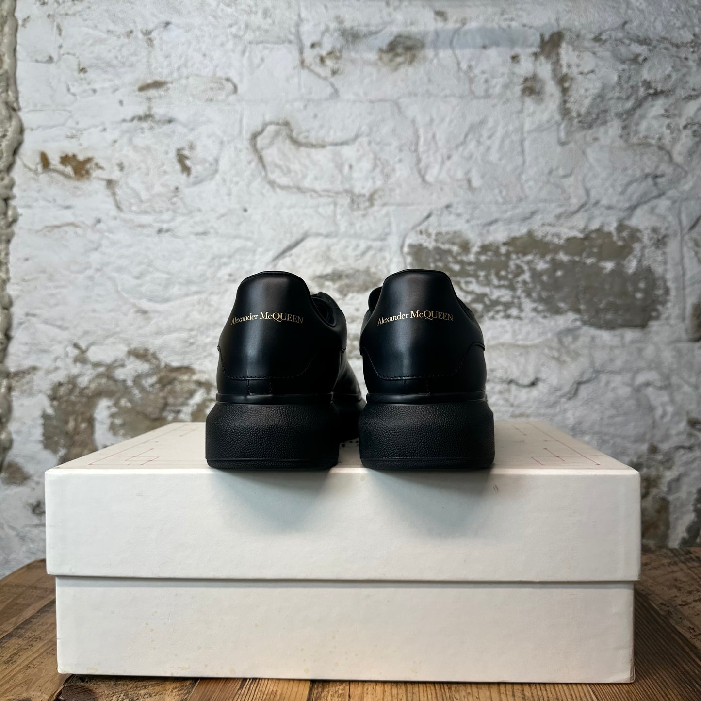 Alexander Mcqueen Triple Black Sneaker Sz 9 (42)