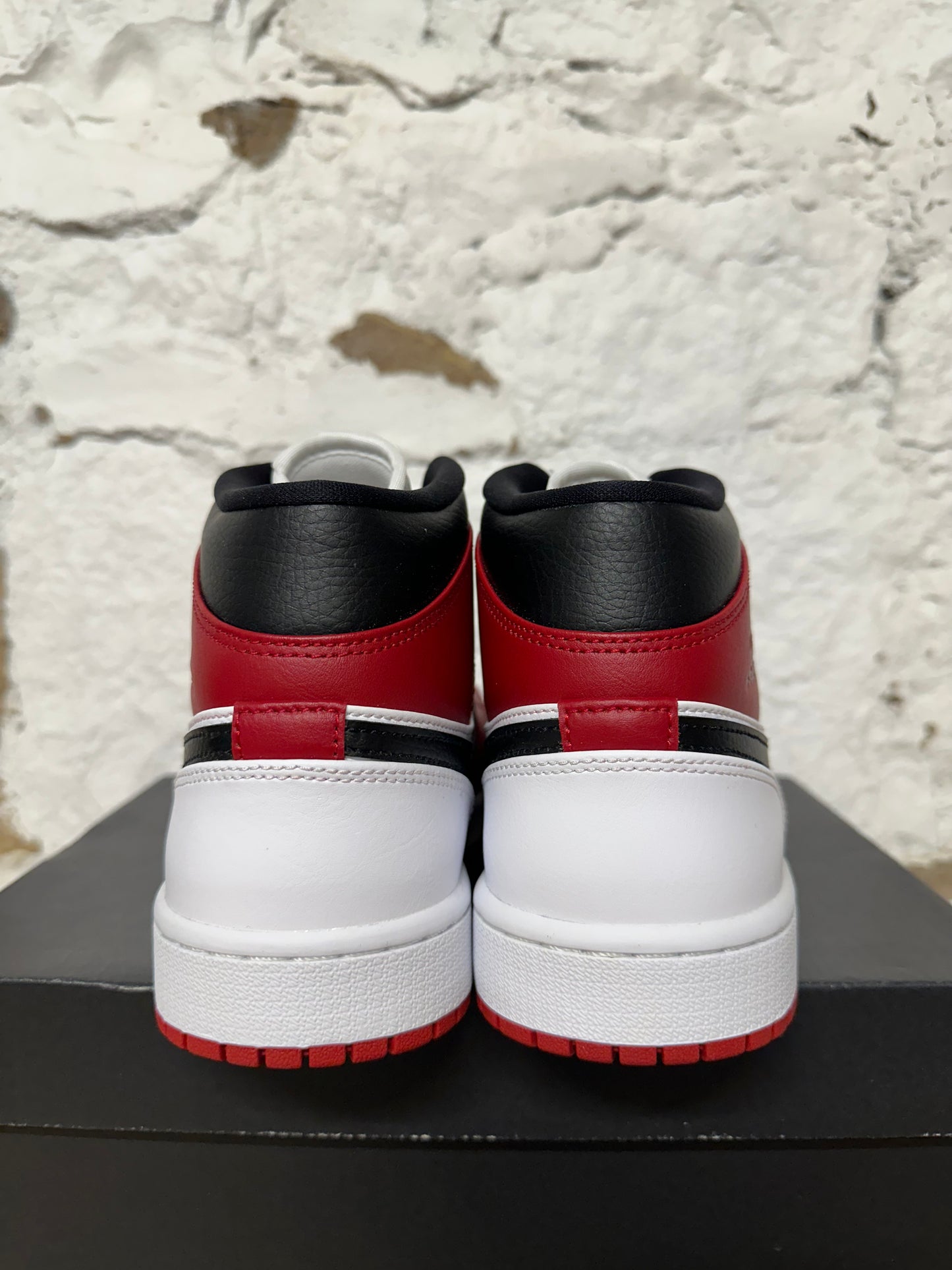 Air Jordan 1 Mid Chicago Sz 9 DS
