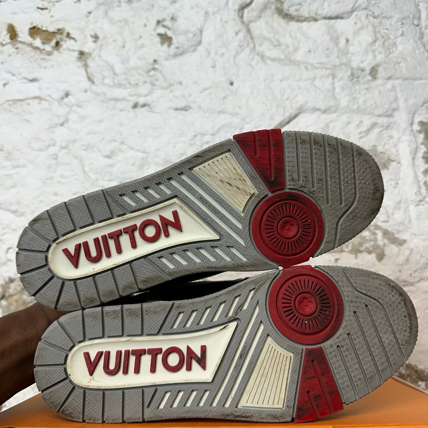 Louis Vuitton Grey Black White Strap Trainer Sz 8.5 (7LV)