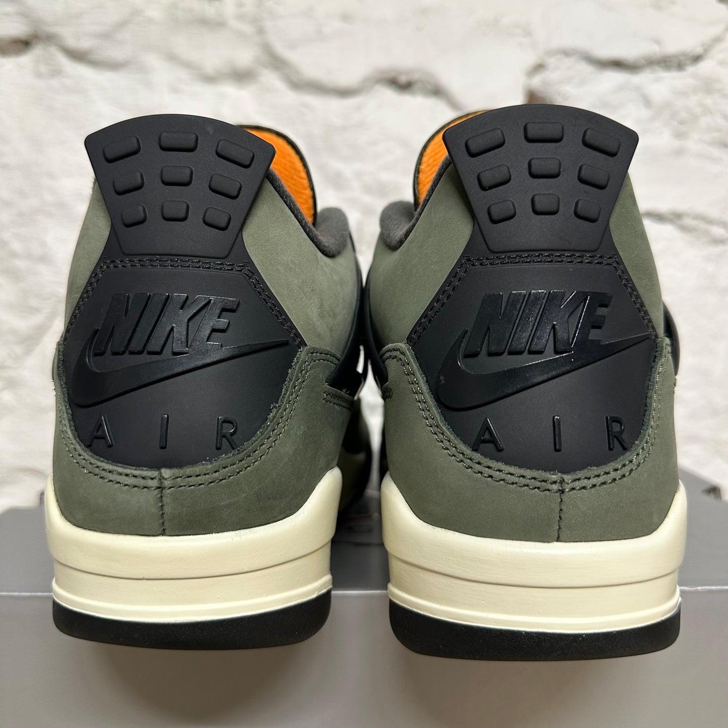 Air Jordan 4 Undefeated Sz 9.5 DS