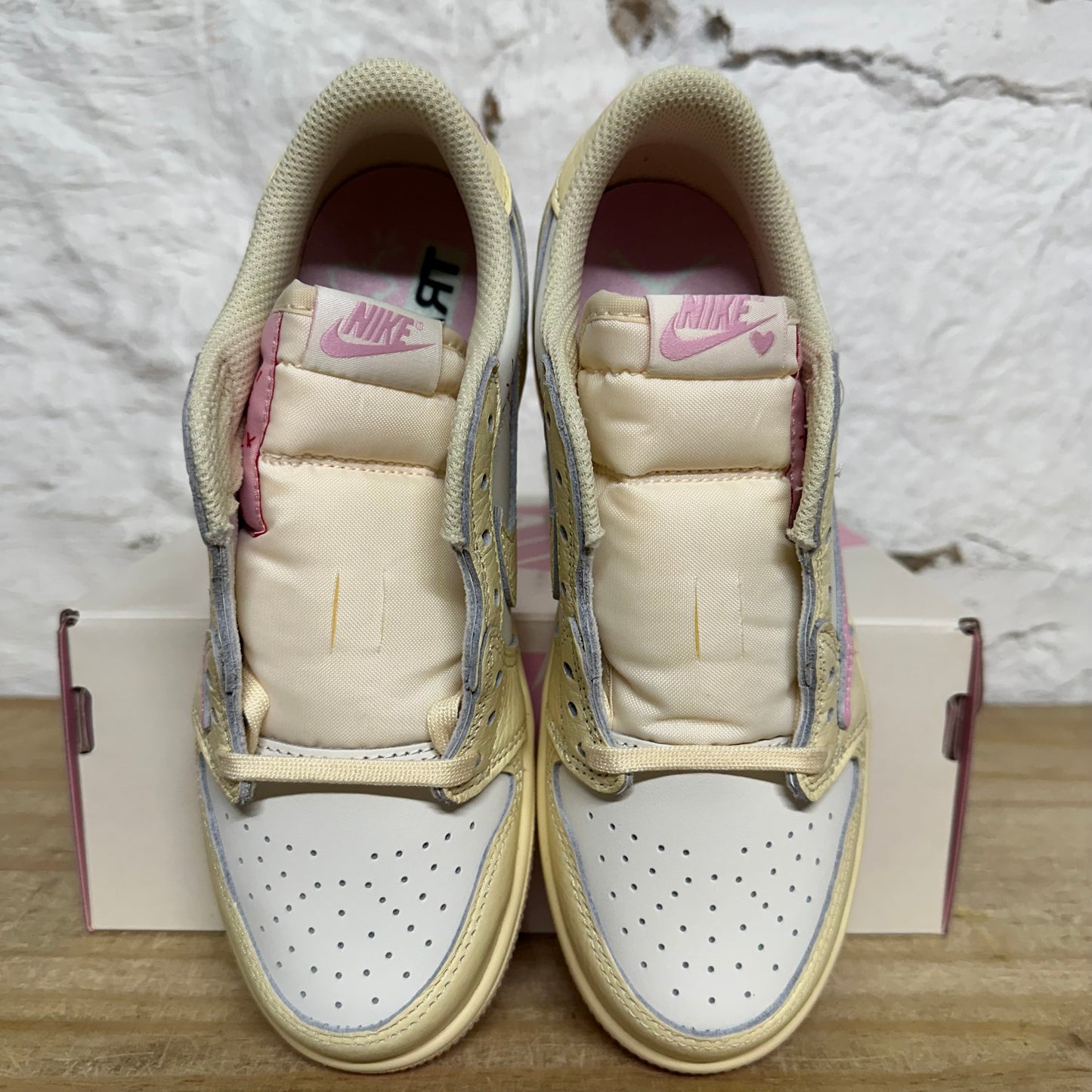 Air Jordan 1 Low Travis Scott Shy Pink Sz 3Y DS