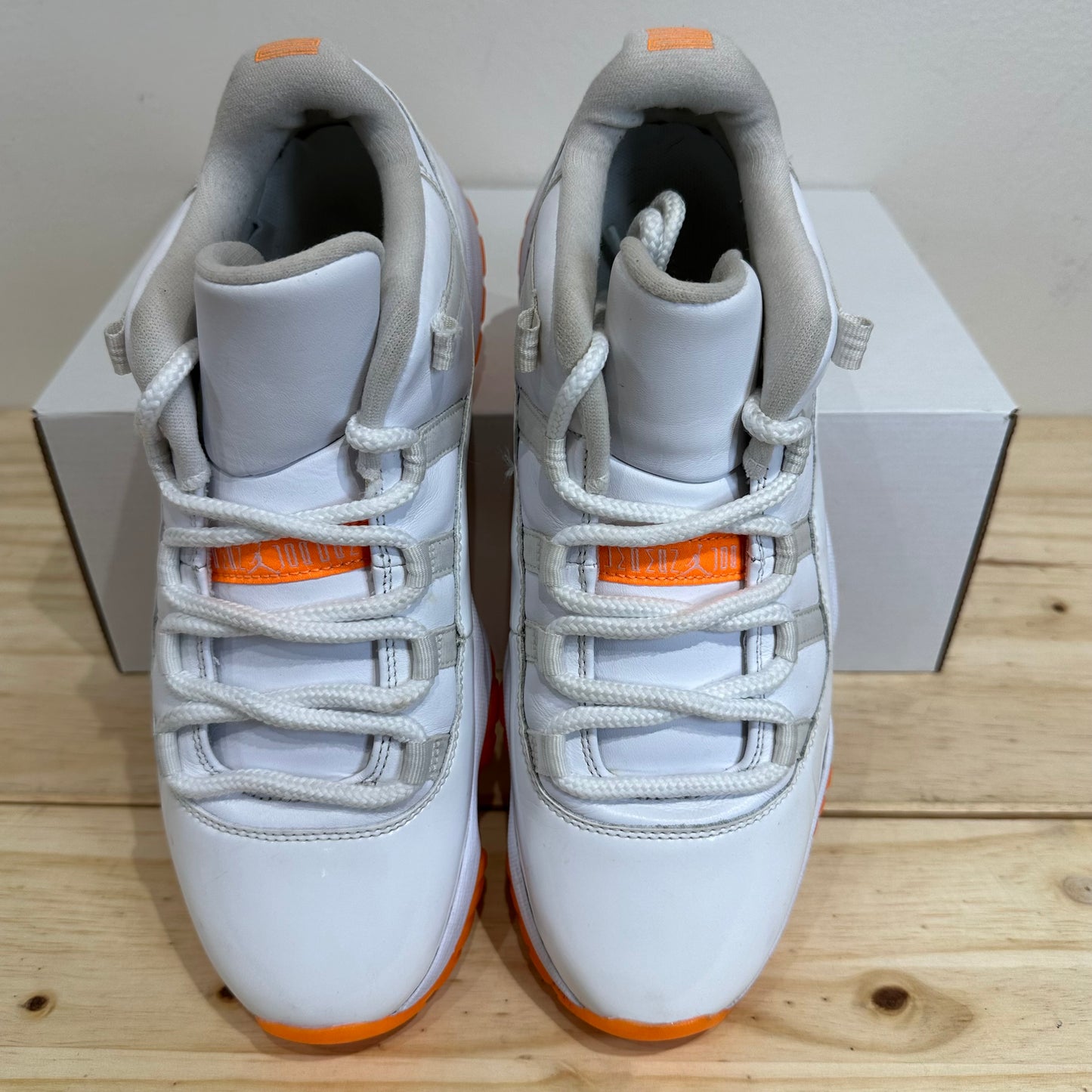 Air Jordan 11 11 Low Citrus Sz 9 (10.5W)