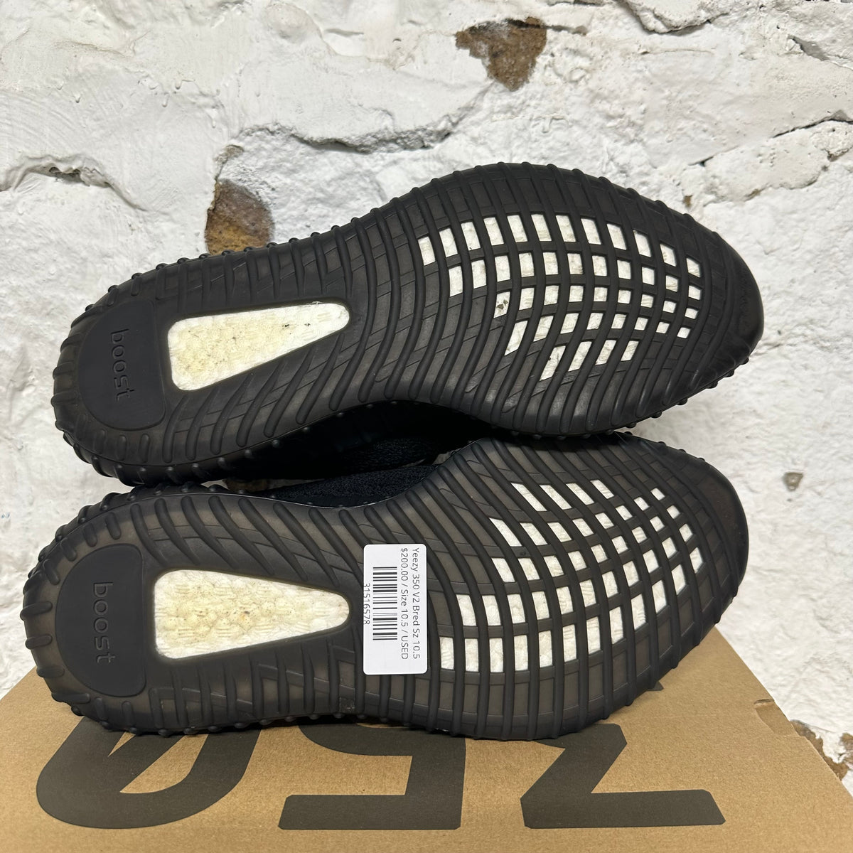 Yeezy 350 V2 Bred Sz 10.5