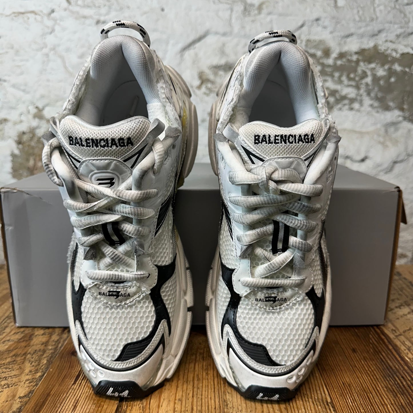 Balenciaga Runner Black White Gradient Sneaker Sz 8 (41) DS