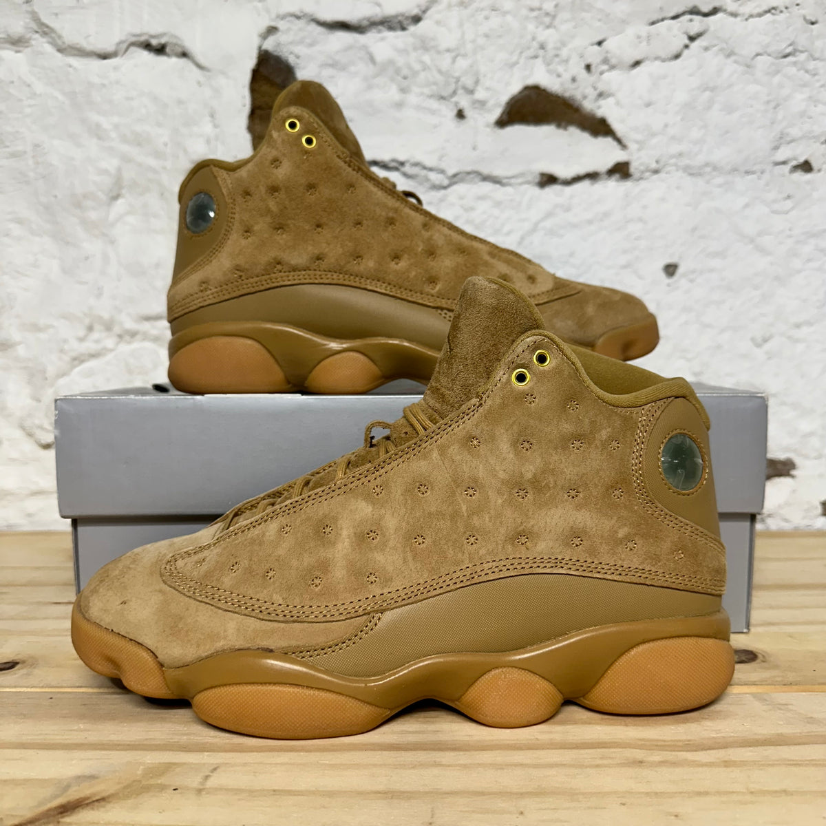 Air Jordan 13 Wheat Sz 8.5