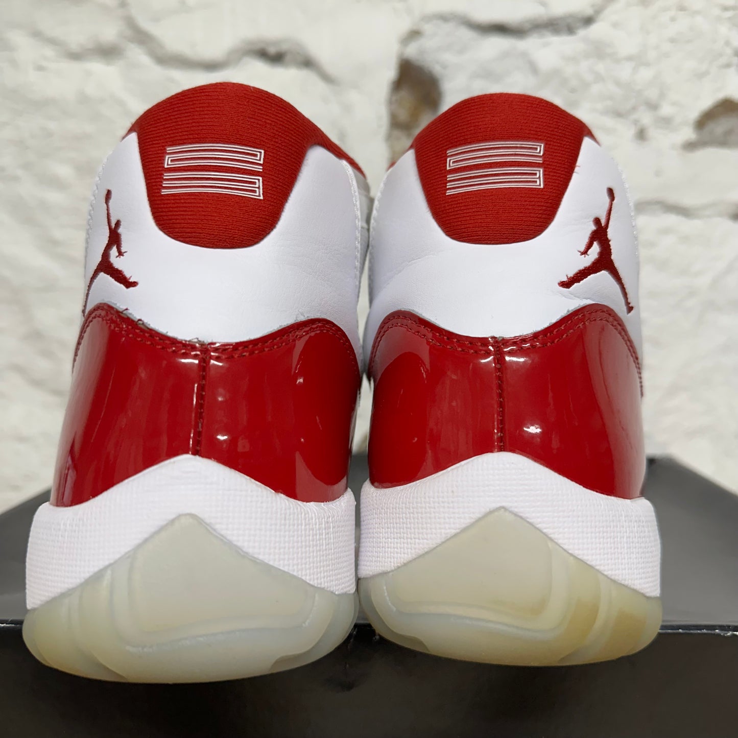 Air Jordan 11 High Cherry Sz 9.5