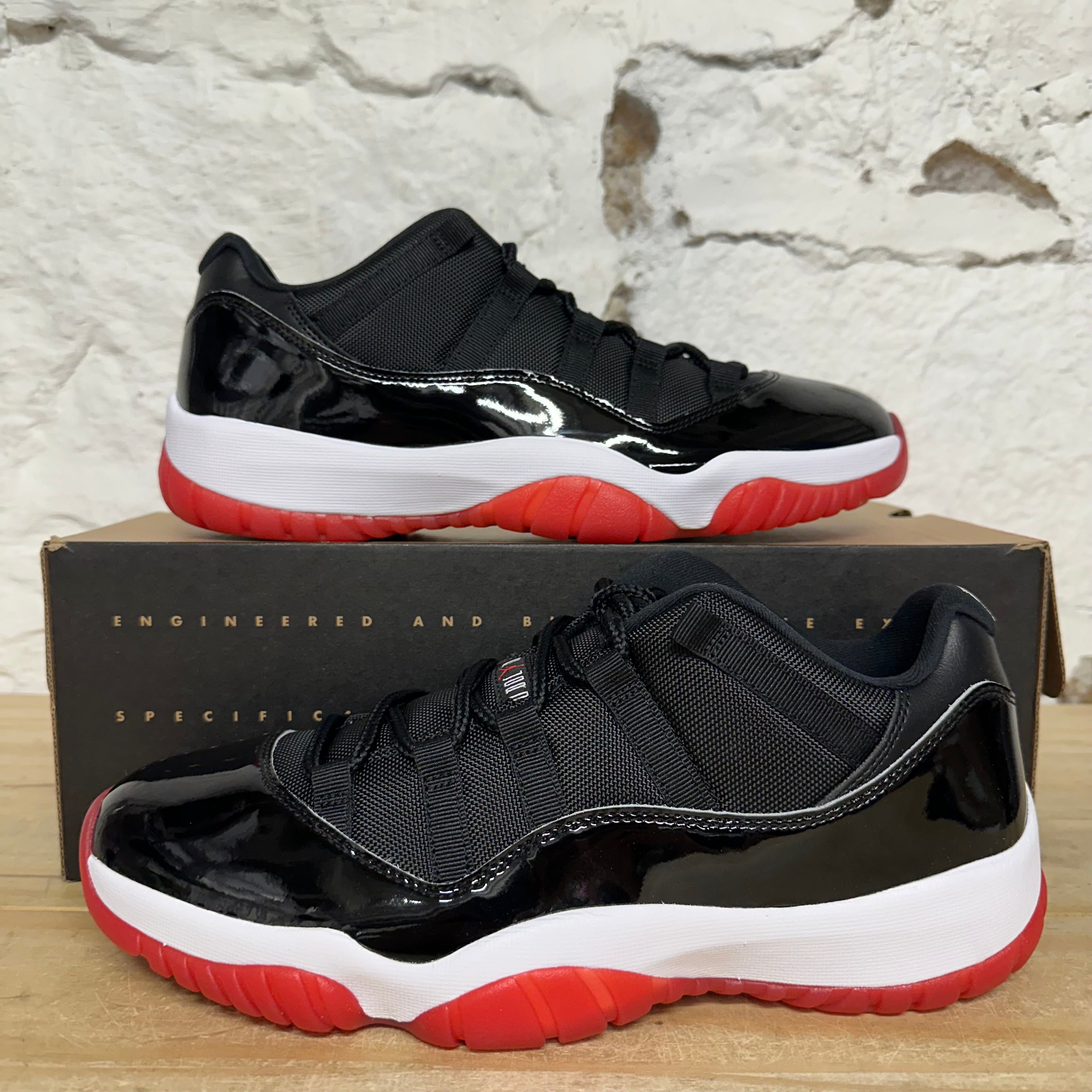 Air Jordan 11 Low Bred Sz 11.5 DS