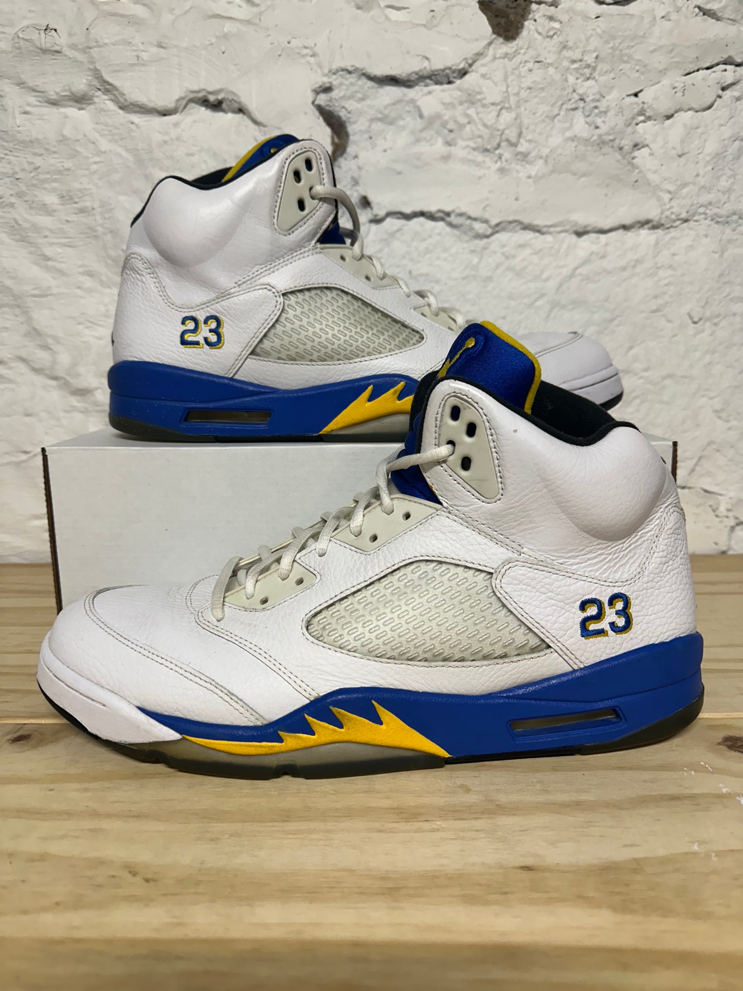 Air Jordan 5 Laney Sz 13