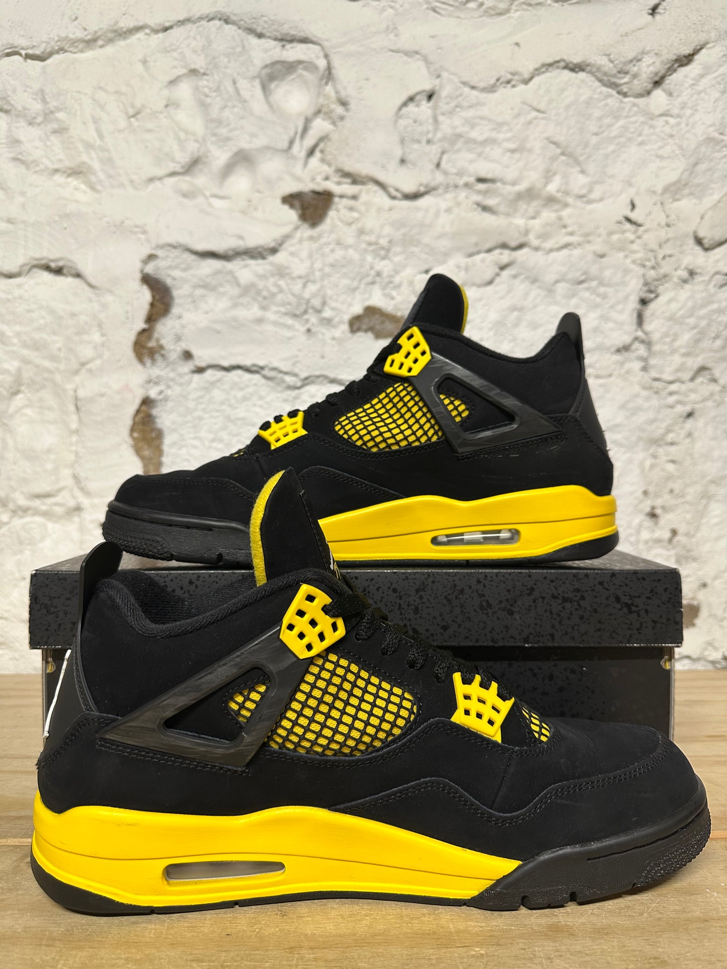 Air Jordan 4 Thunder Sz 11