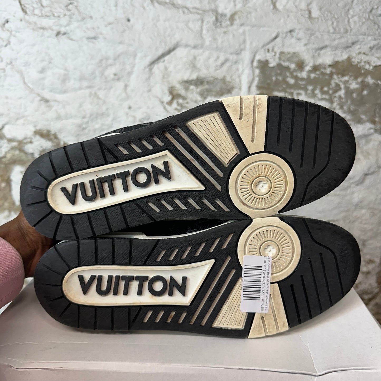 Louis Vuitton Black White Trainer Sneaker Sz 9.5 (8LV)